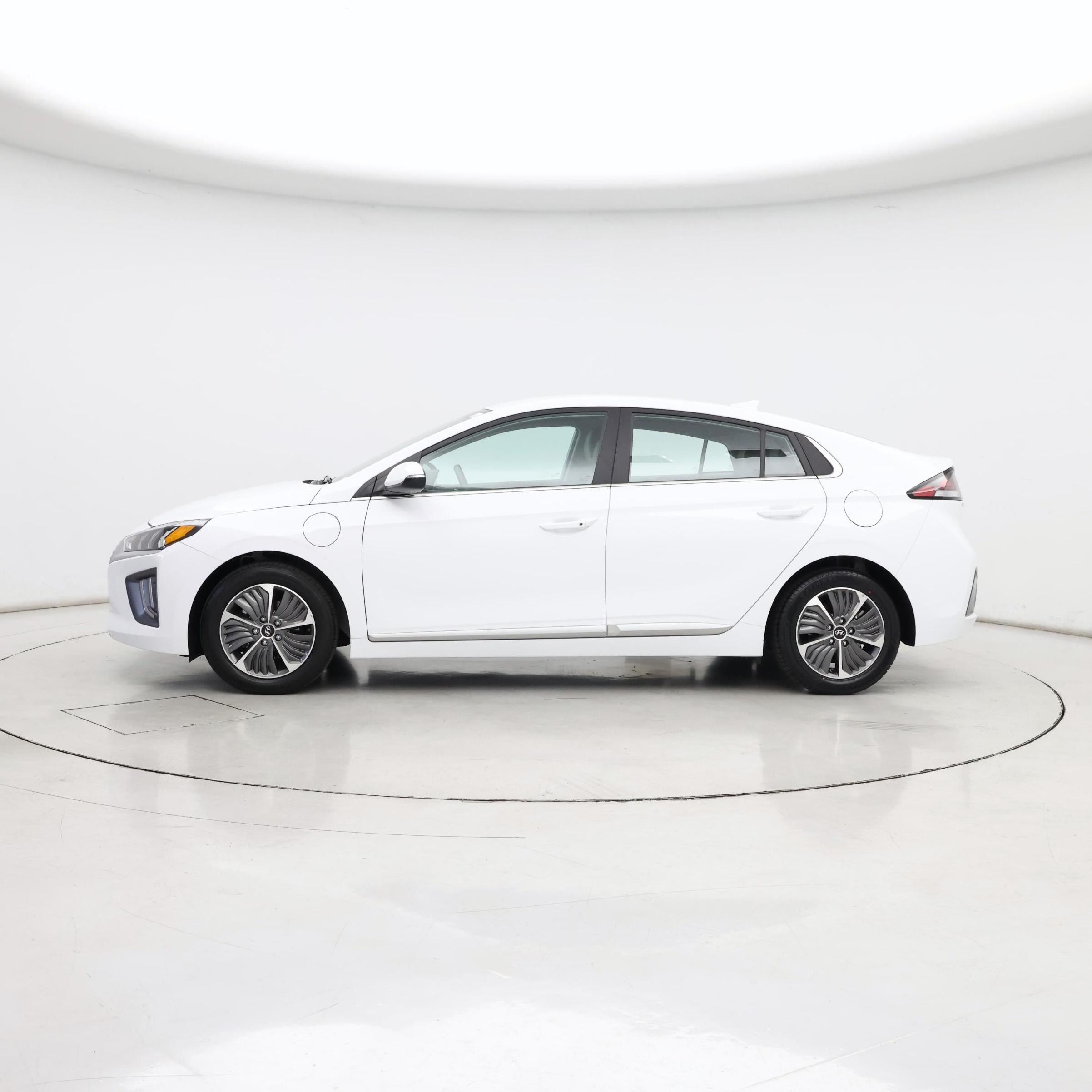 Thumbnail: 2022 Hyundai Ioniq - 3
