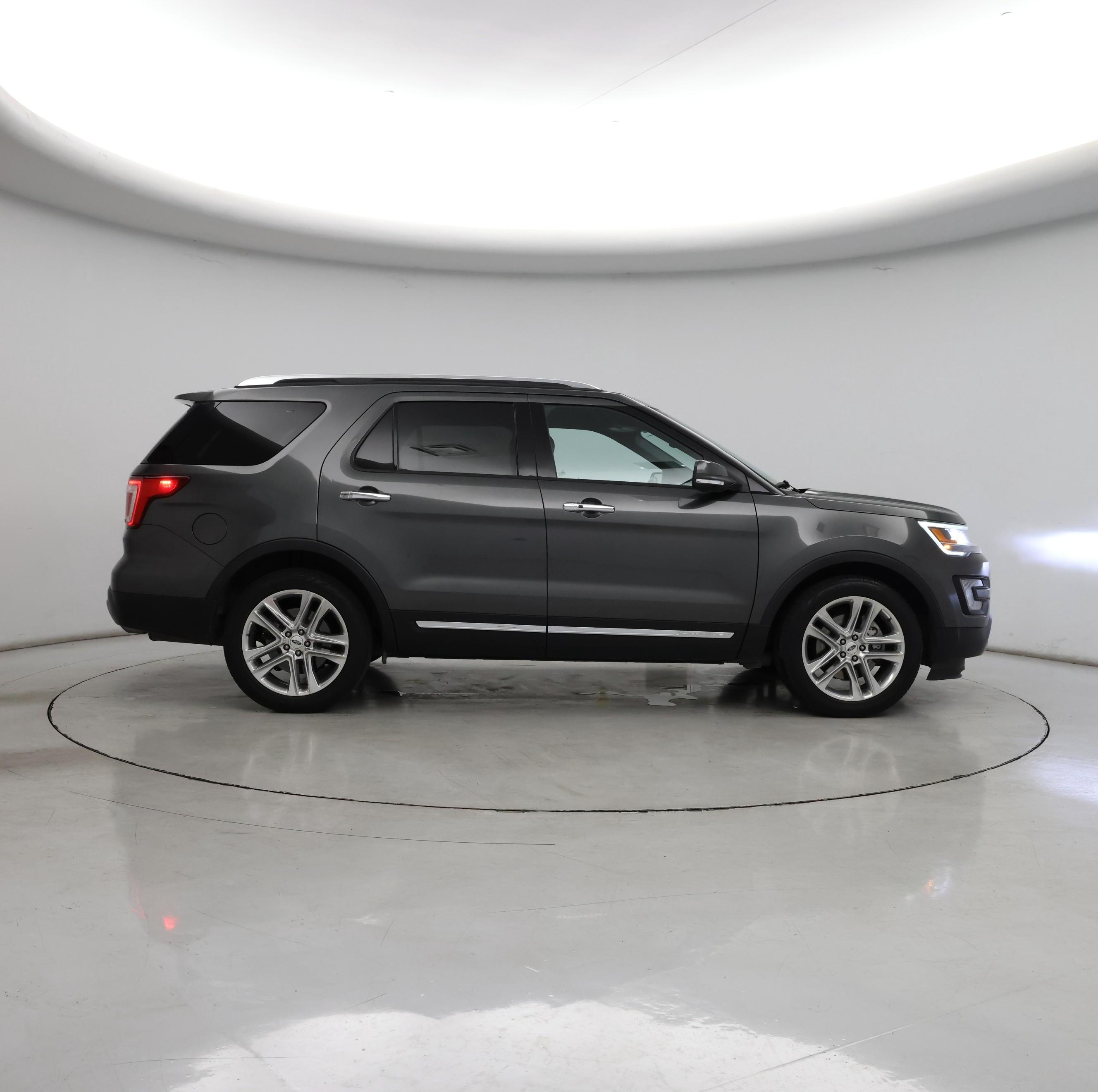 Thumbnail: 2017 Ford Explorer - 7