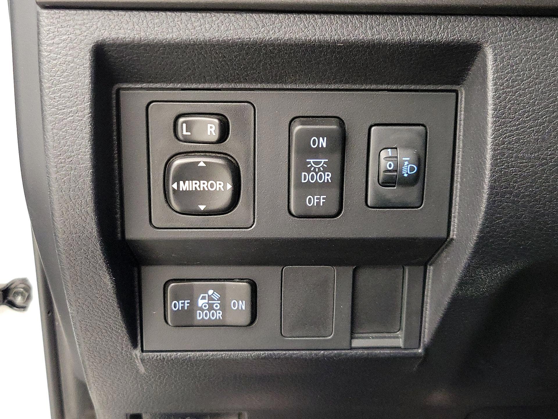 Thumbnail: 2017 Toyota Tundra - 13