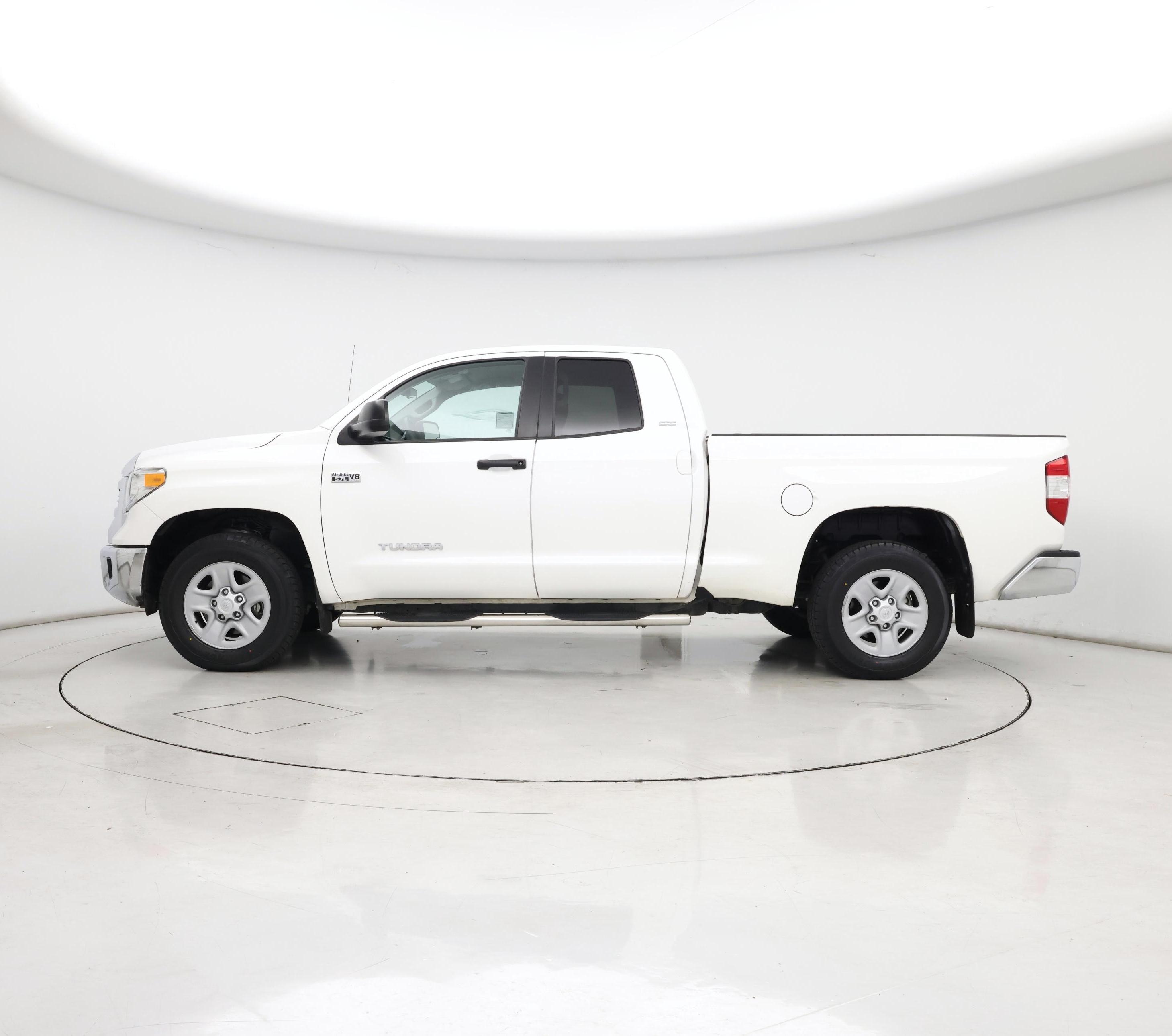 Thumbnail: 2017 Toyota Tundra - 3