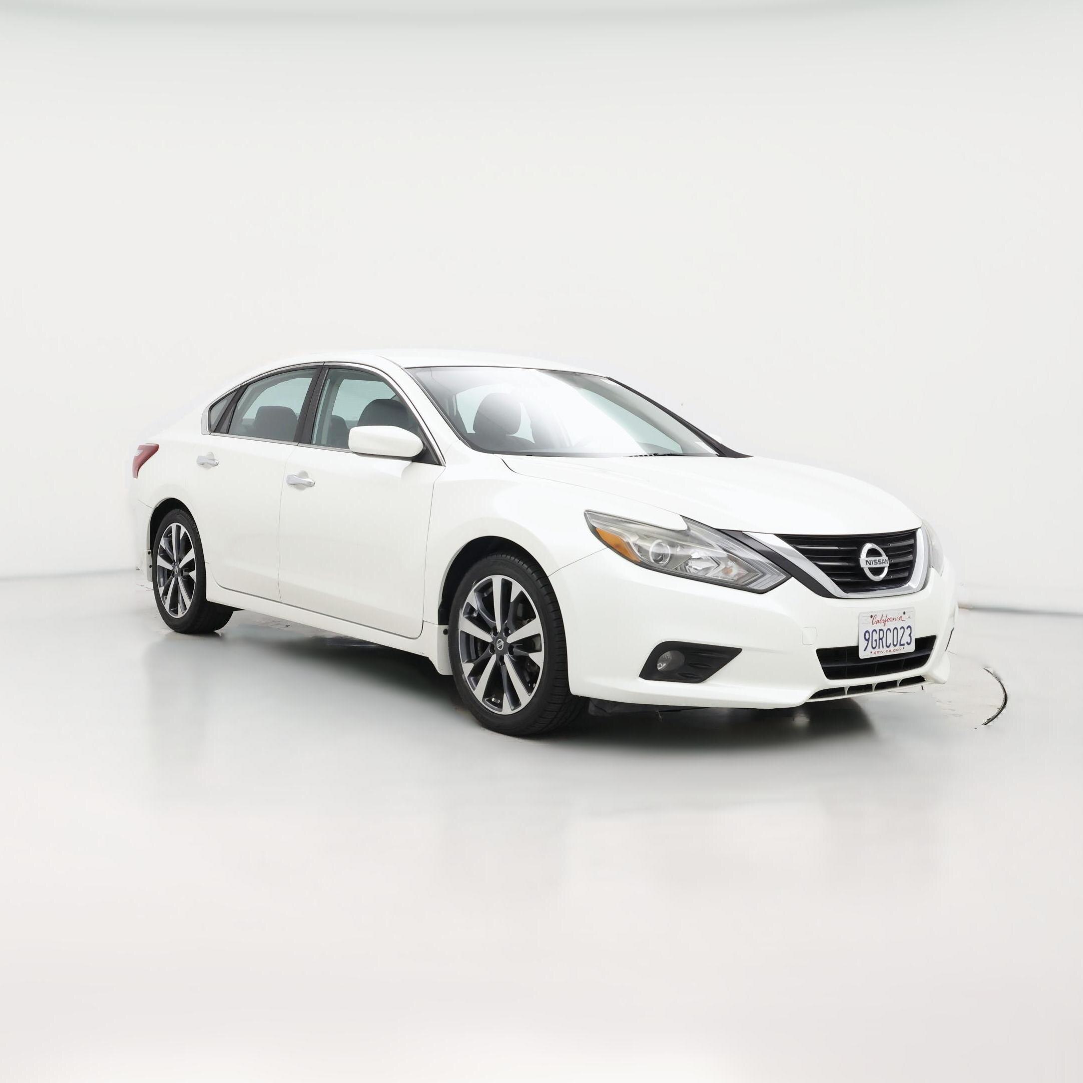 Thumbnail: 2017 Nissan Altima - 1