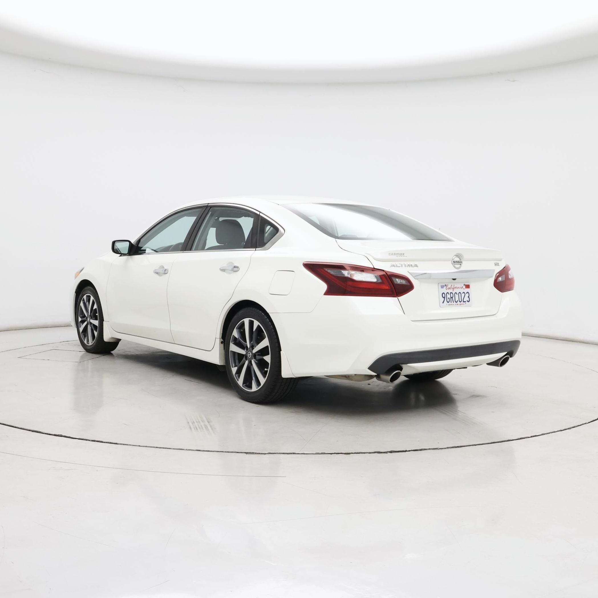 Thumbnail: 2017 Nissan Altima - 2