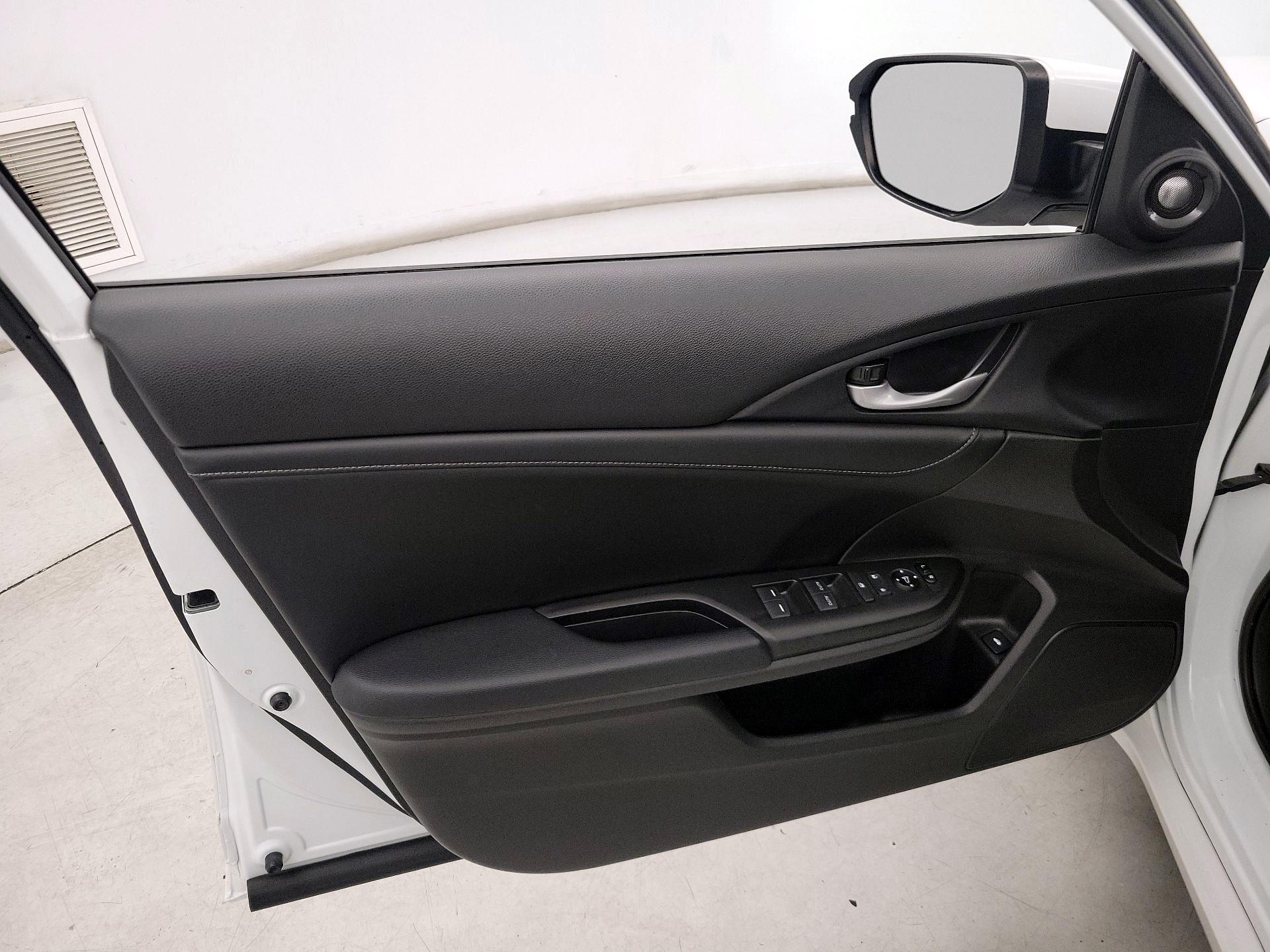 Thumbnail: 2020 Honda Insight - 12