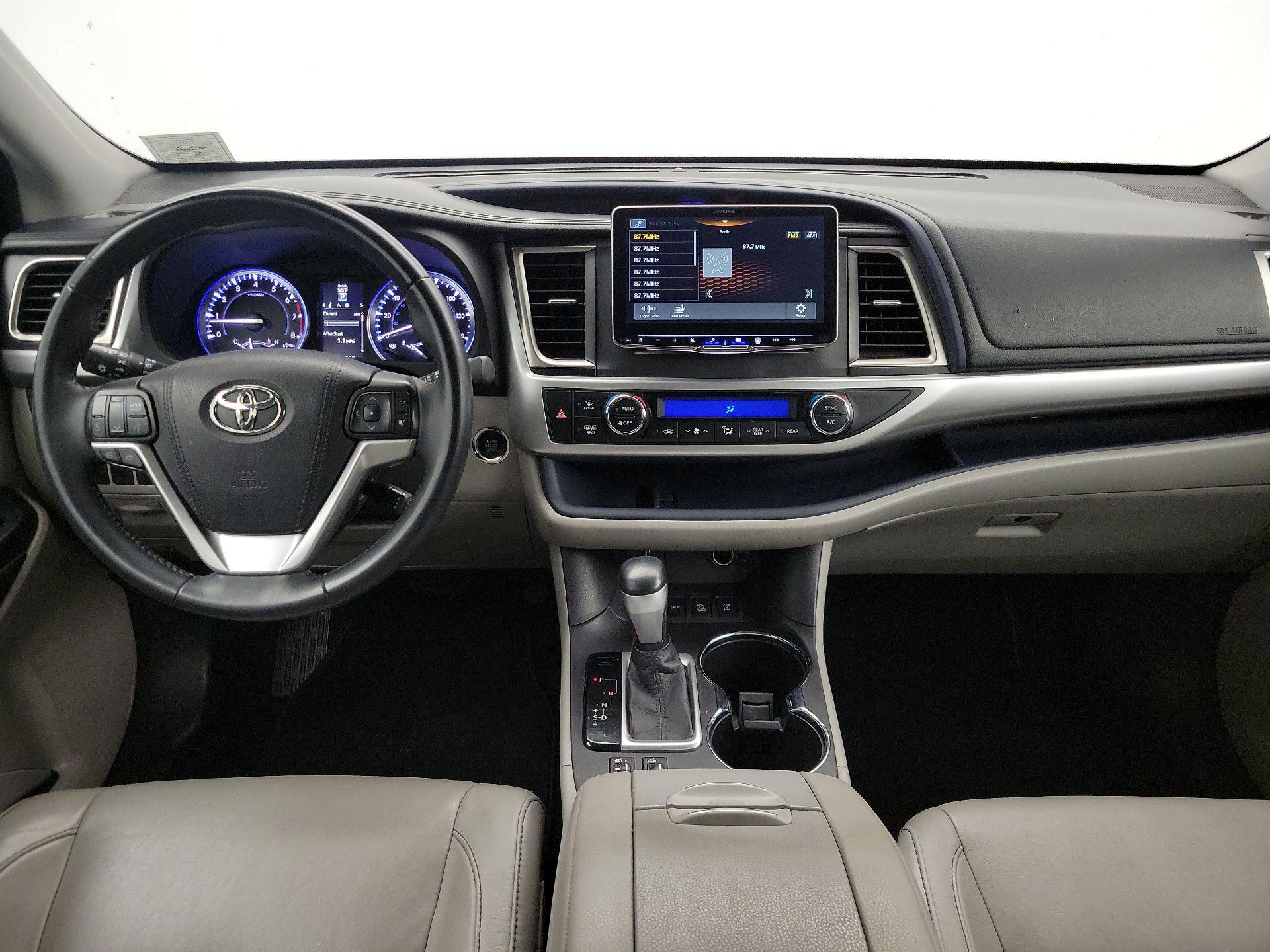 Thumbnail: 2016 Toyota Highlander - 9