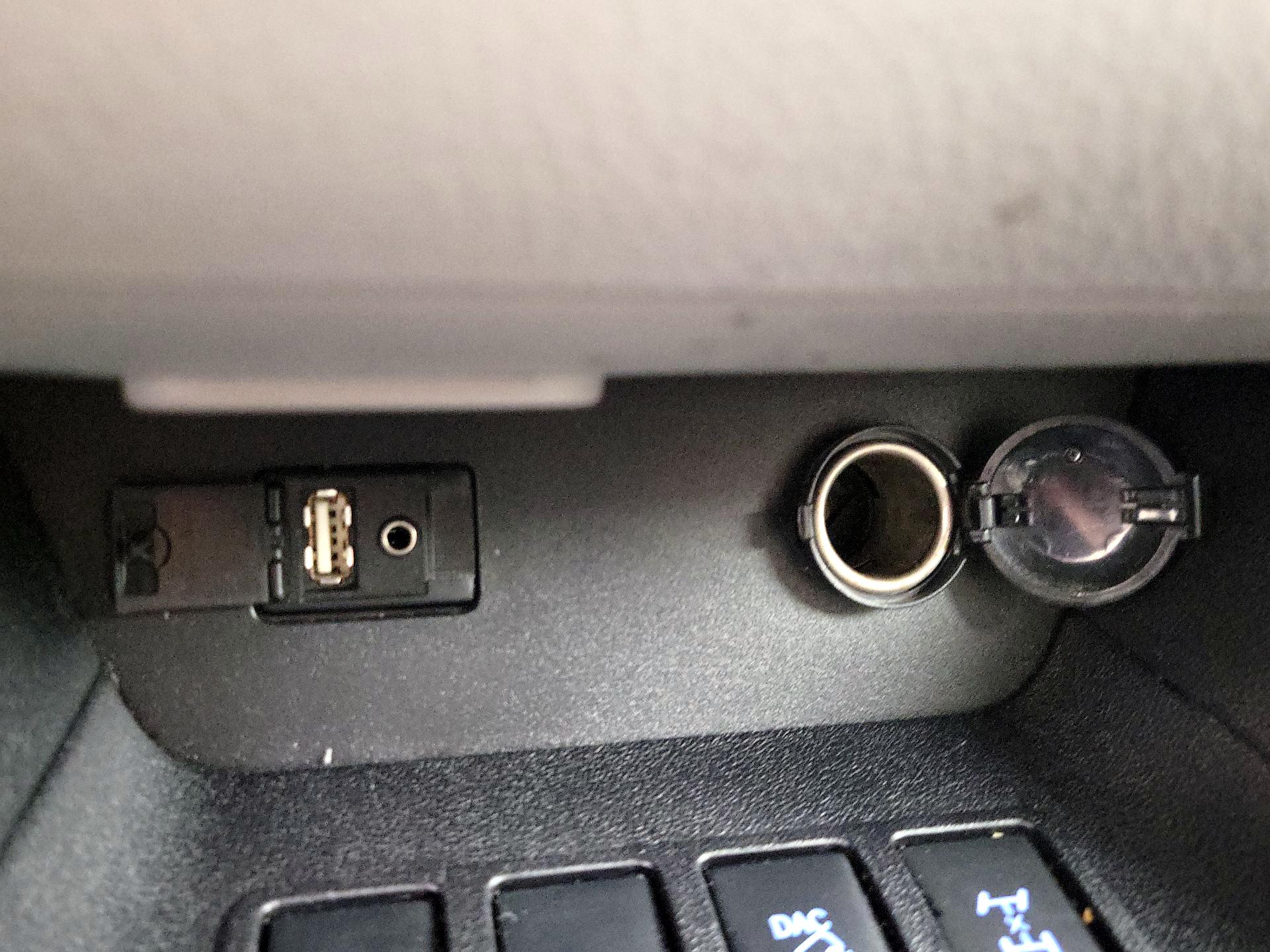 Thumbnail: 2016 Toyota Highlander - 18