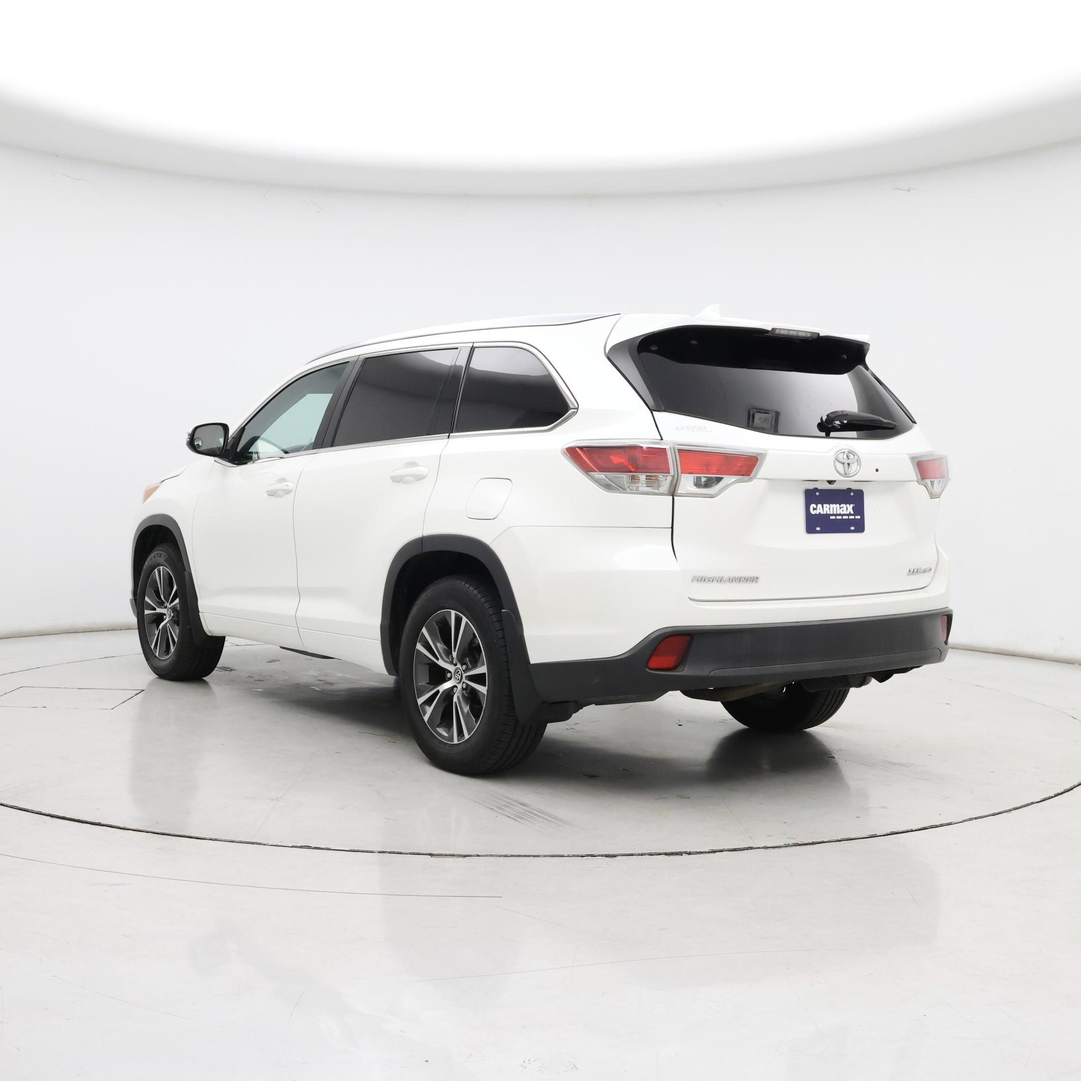 Thumbnail: 2016 Toyota Highlander - 2