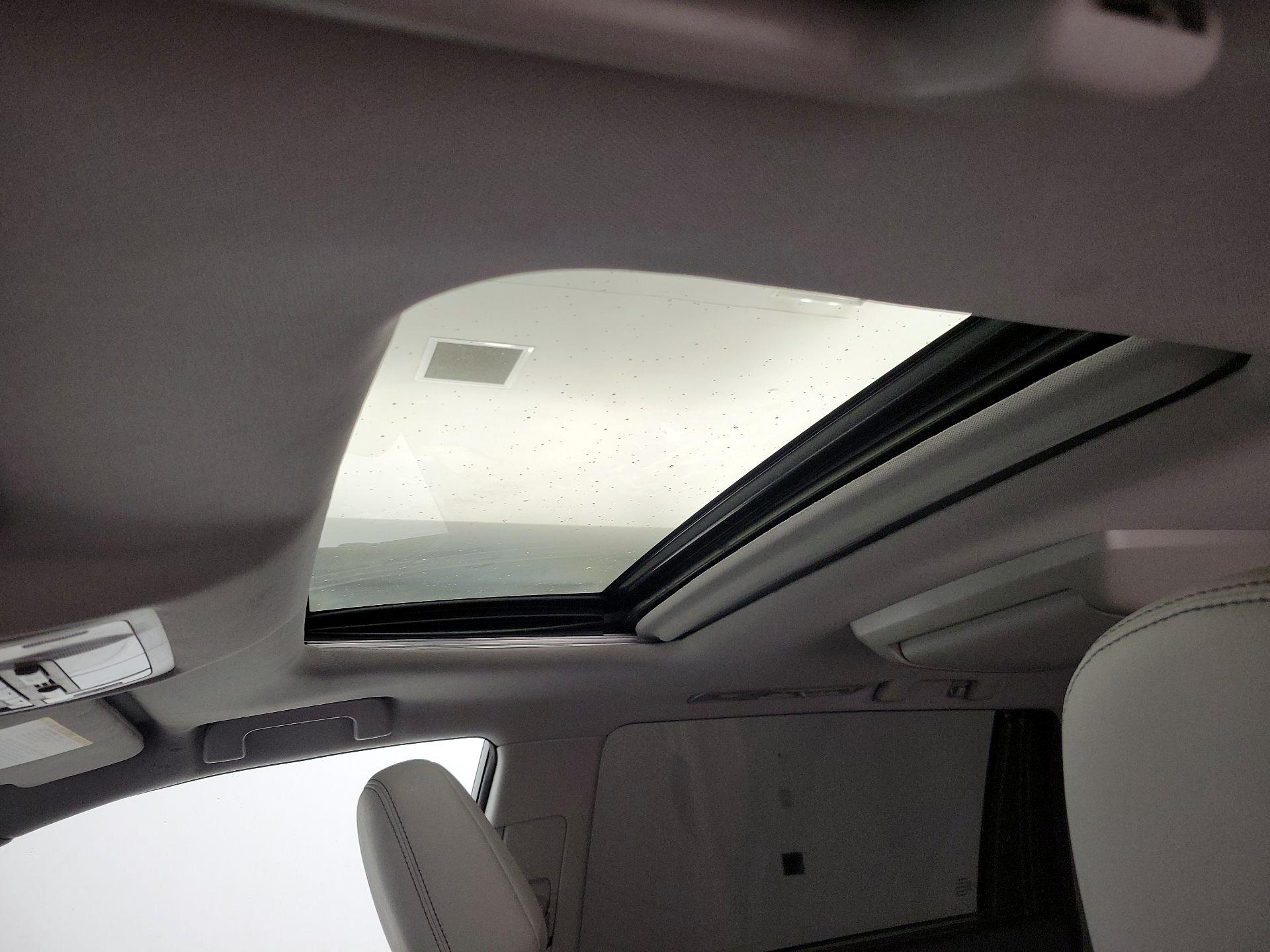 Thumbnail: 2016 Toyota Highlander - 19