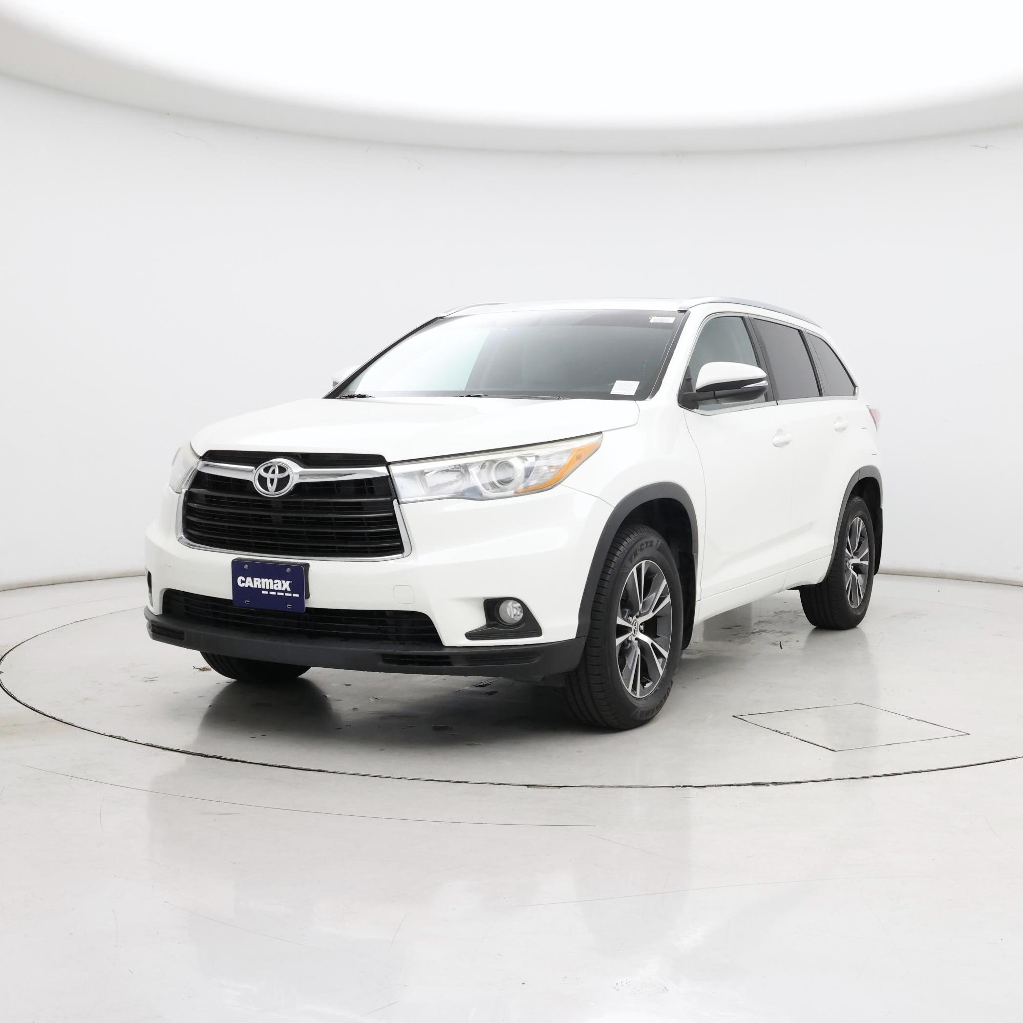 Thumbnail: 2016 Toyota Highlander - 4