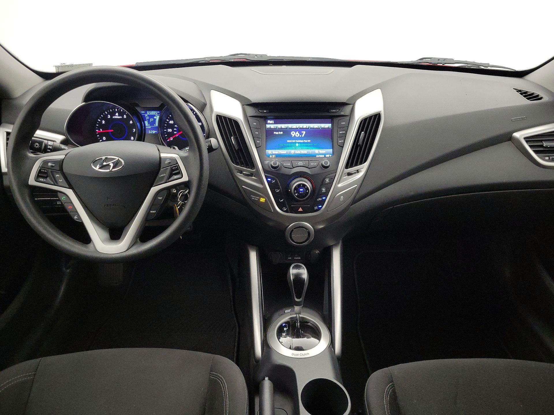 Thumbnail: 2015 Hyundai Veloster - 9