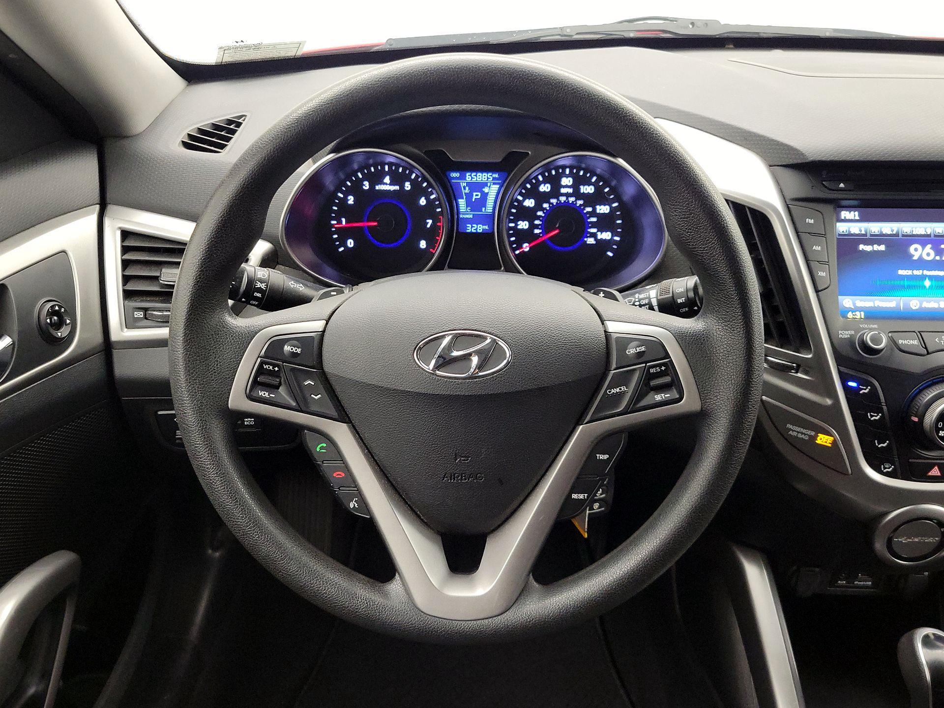 Thumbnail: 2015 Hyundai Veloster - 10