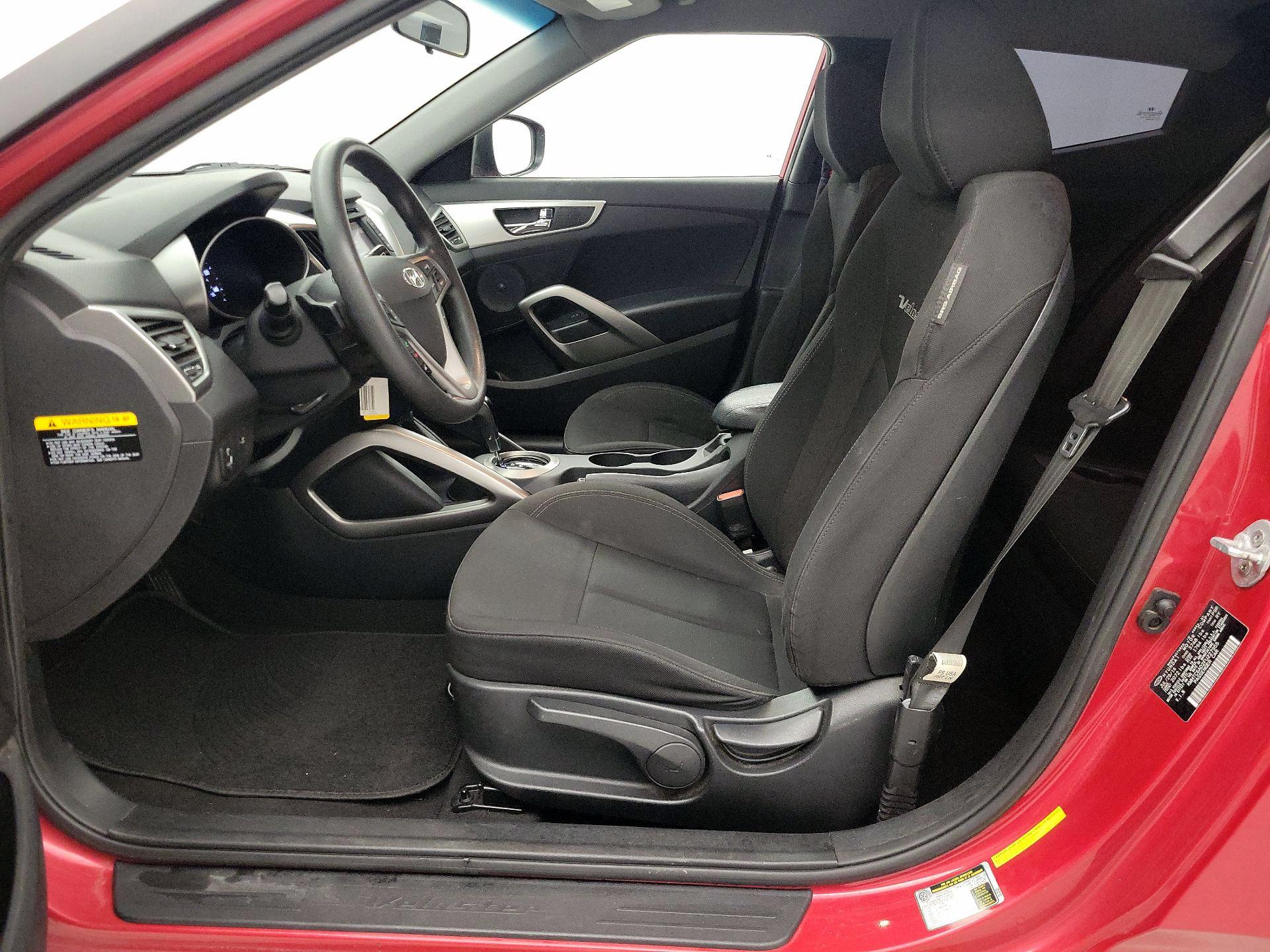 Thumbnail: 2015 Hyundai Veloster - 11