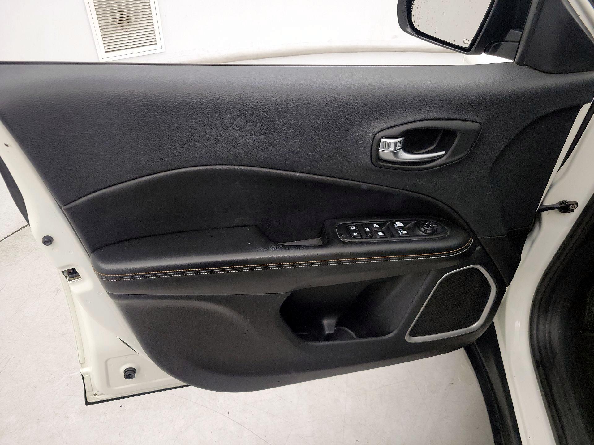 Thumbnail: 2019 Jeep Compass - 12