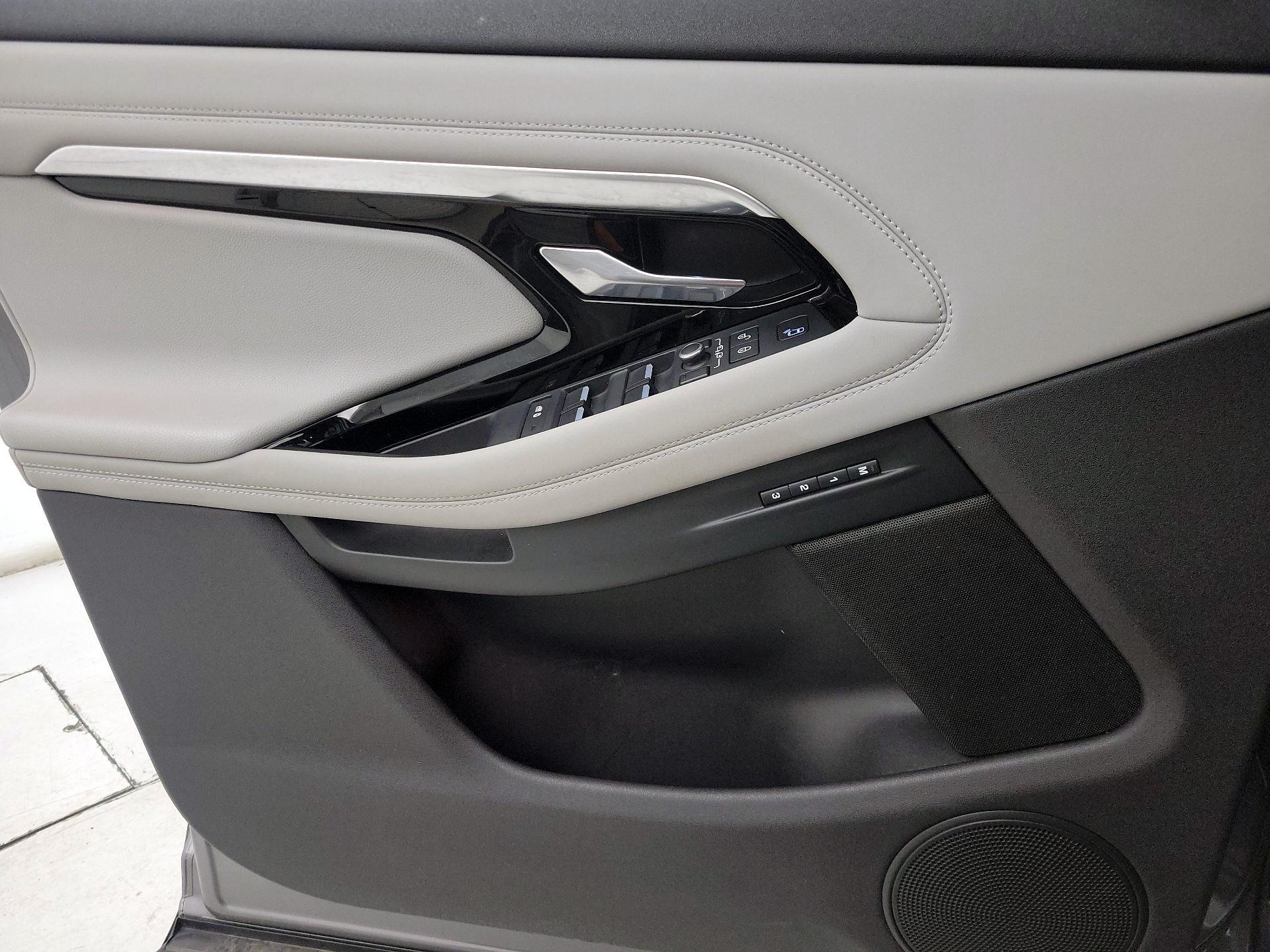 Thumbnail: 2020 Land Rover Range Rover Evoque - 12