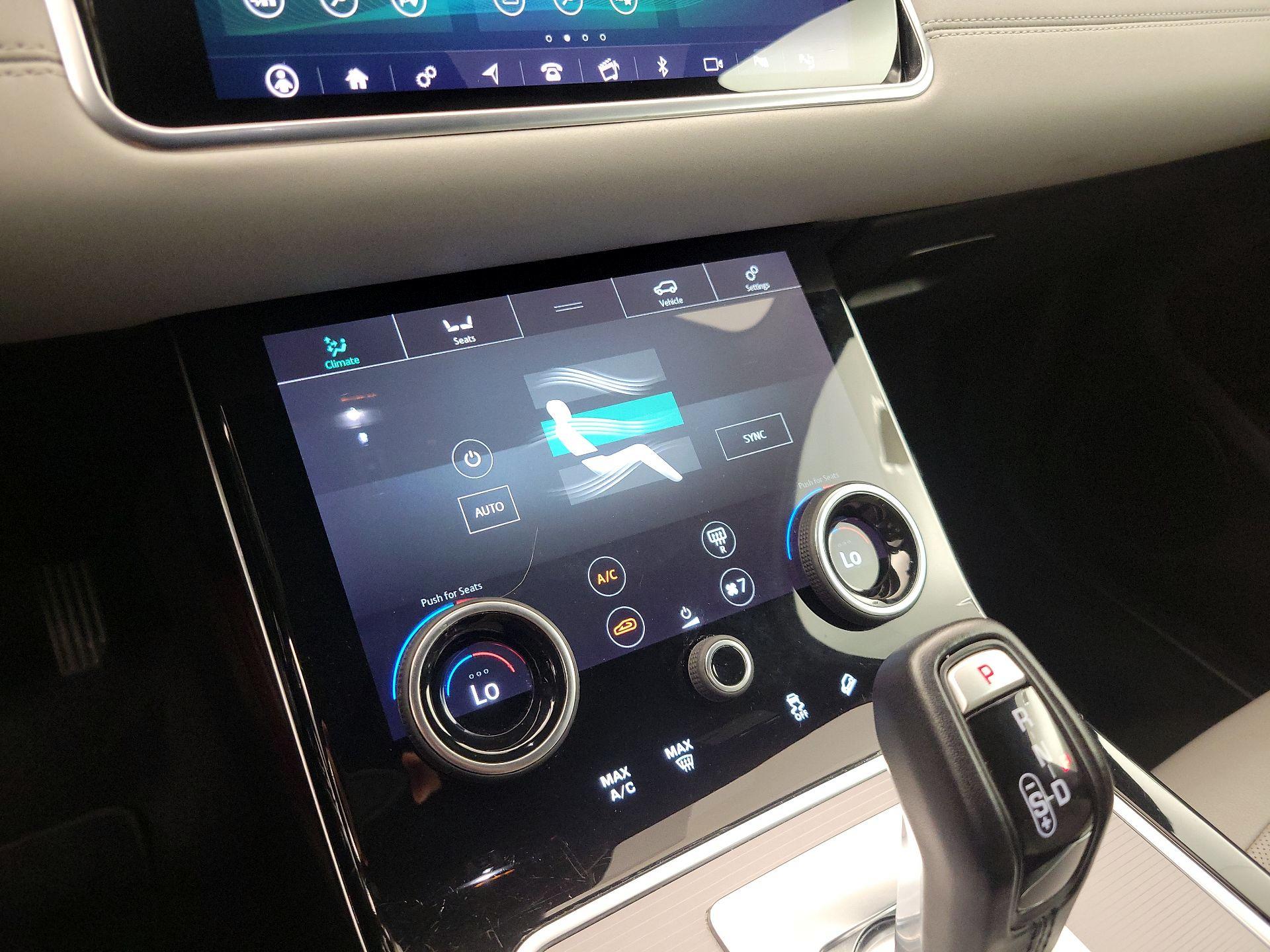 Thumbnail: 2020 Land Rover Range Rover Evoque - 17