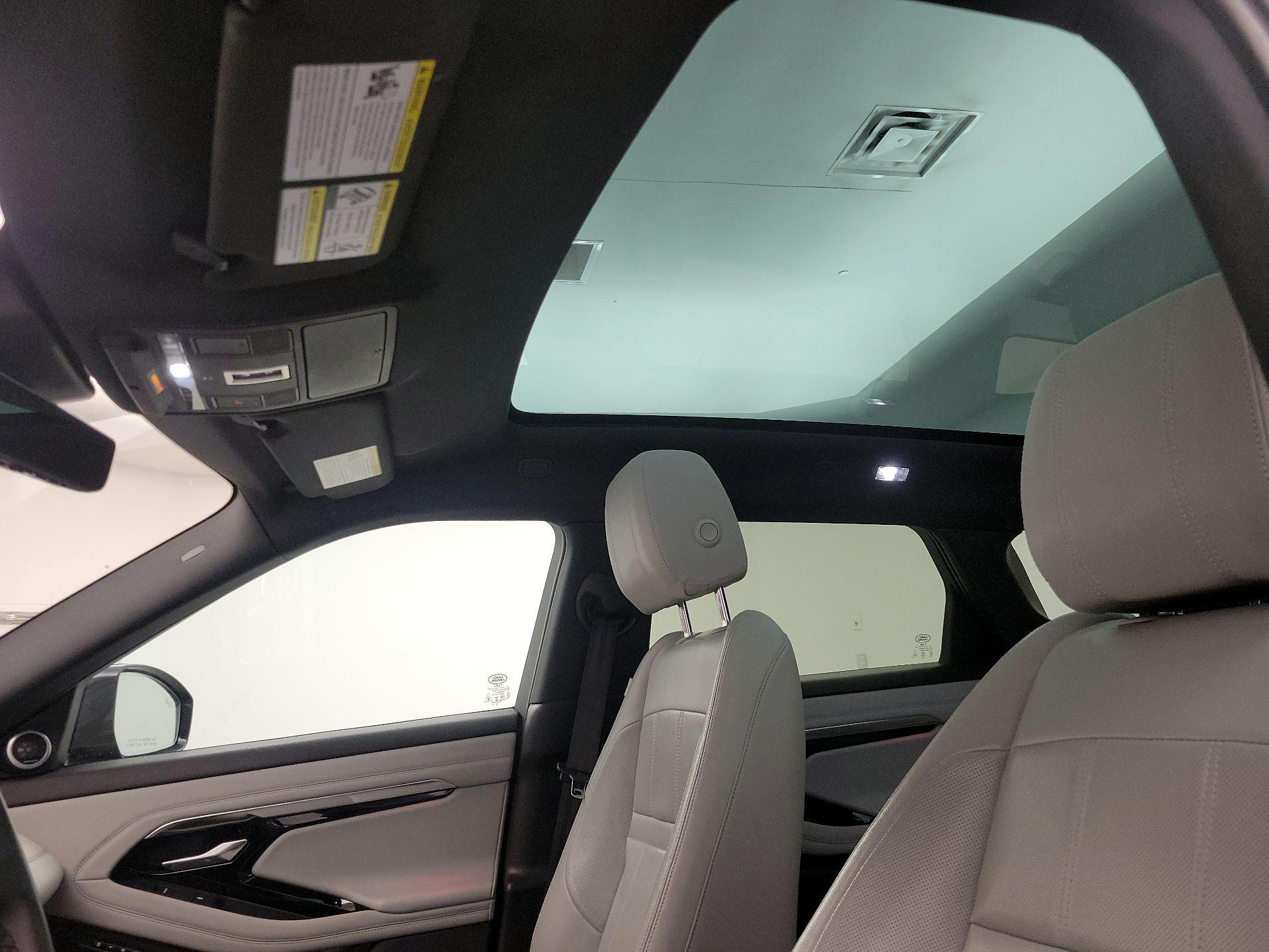 Thumbnail: 2020 Land Rover Range Rover Evoque - 19