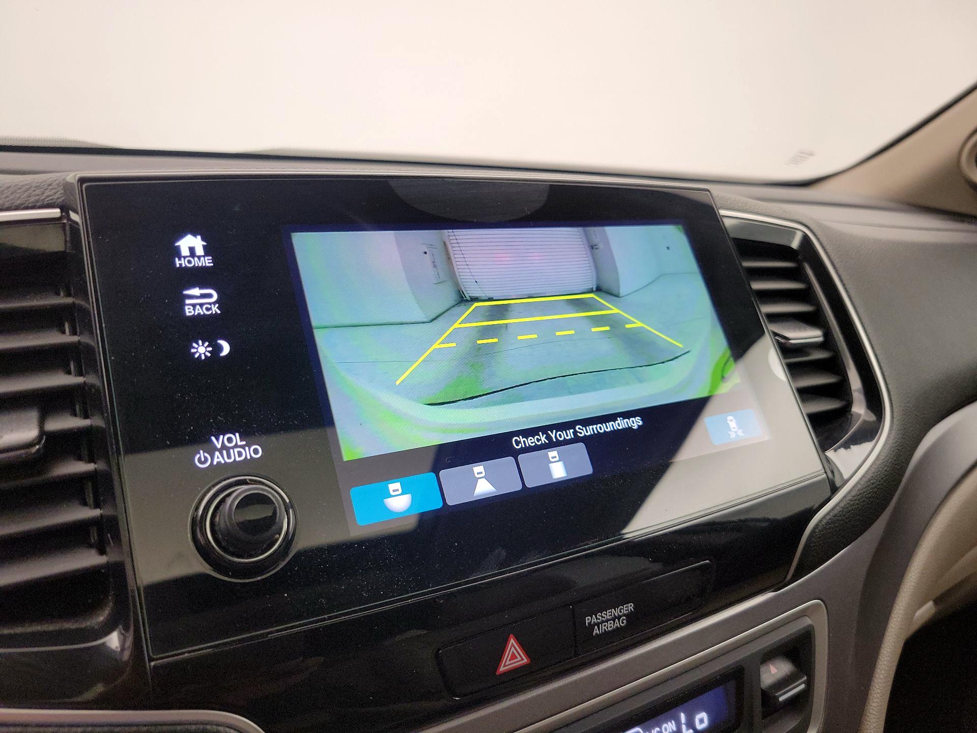 Thumbnail: 2019 Honda Pilot - 14