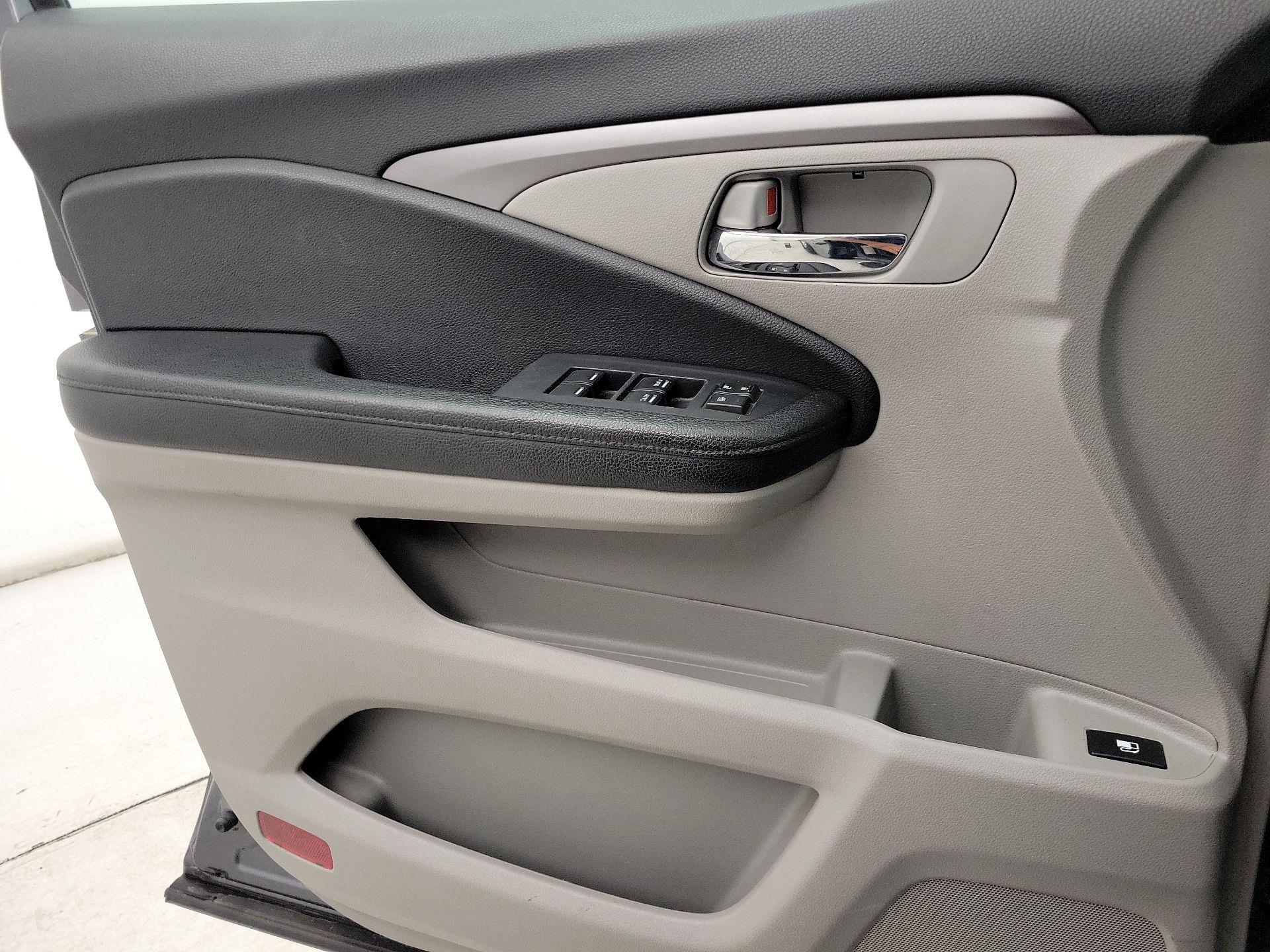 Thumbnail: 2020 Honda Pilot - 12