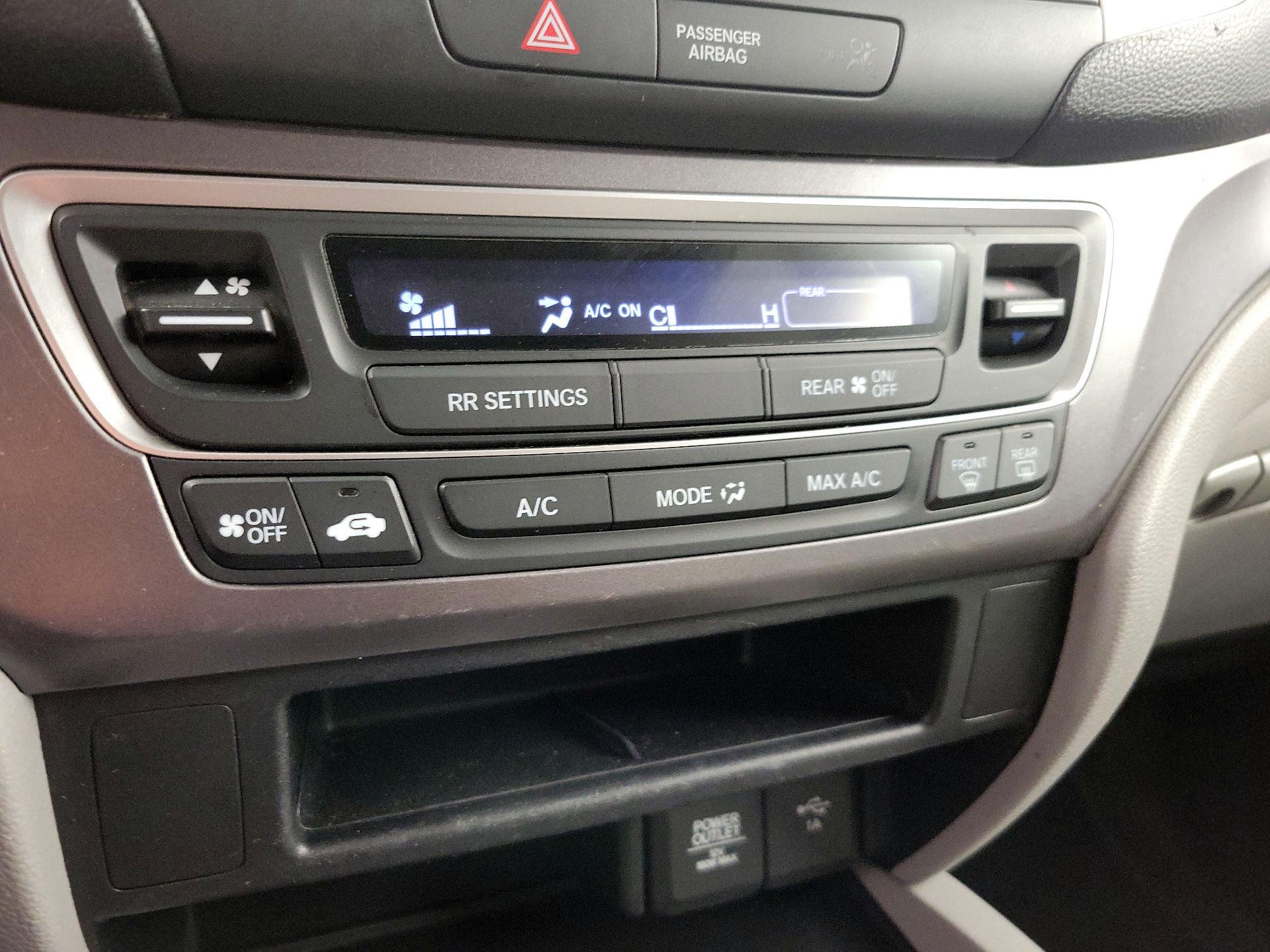 Thumbnail: 2020 Honda Pilot - 16