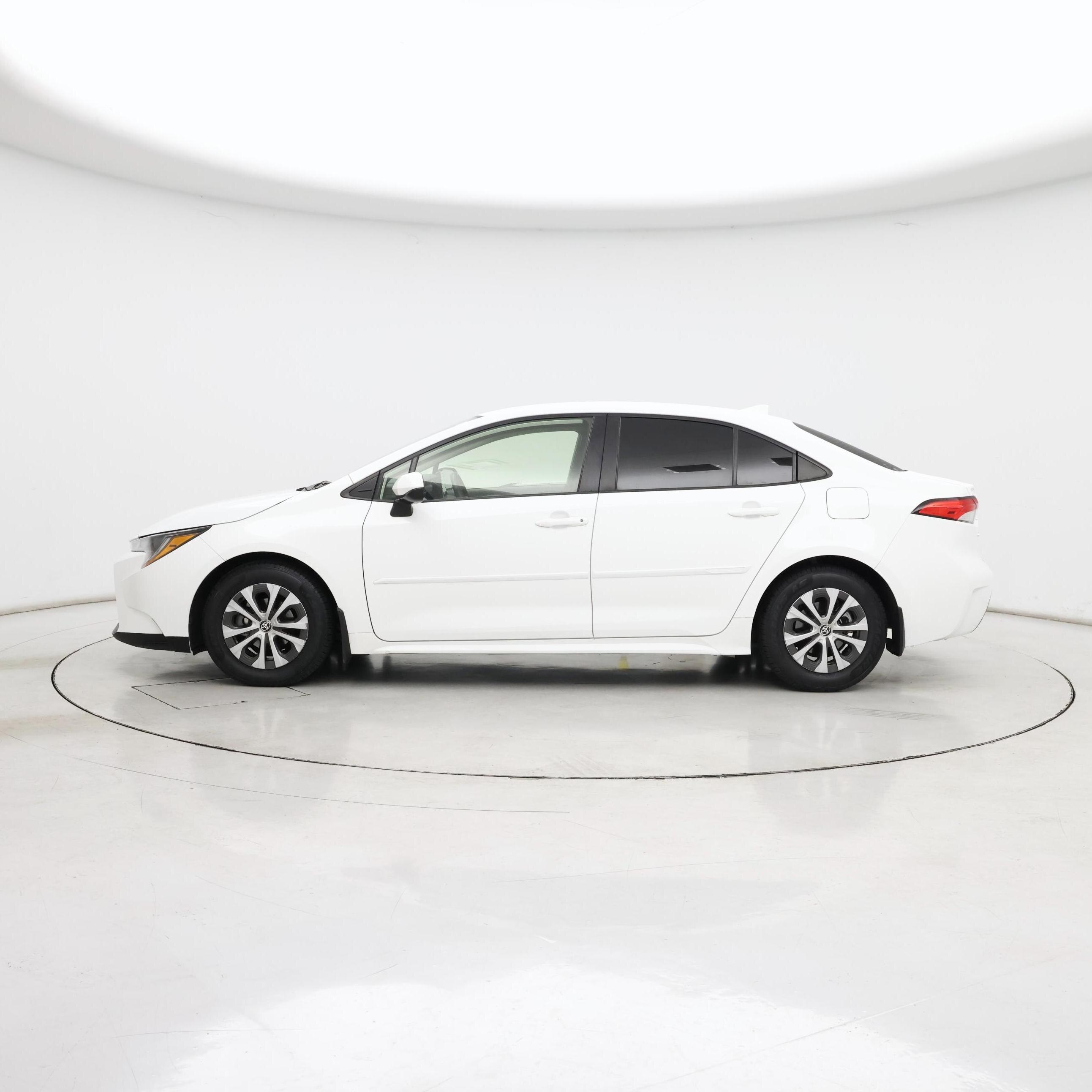 Thumbnail: 2022 Toyota Corolla - 3