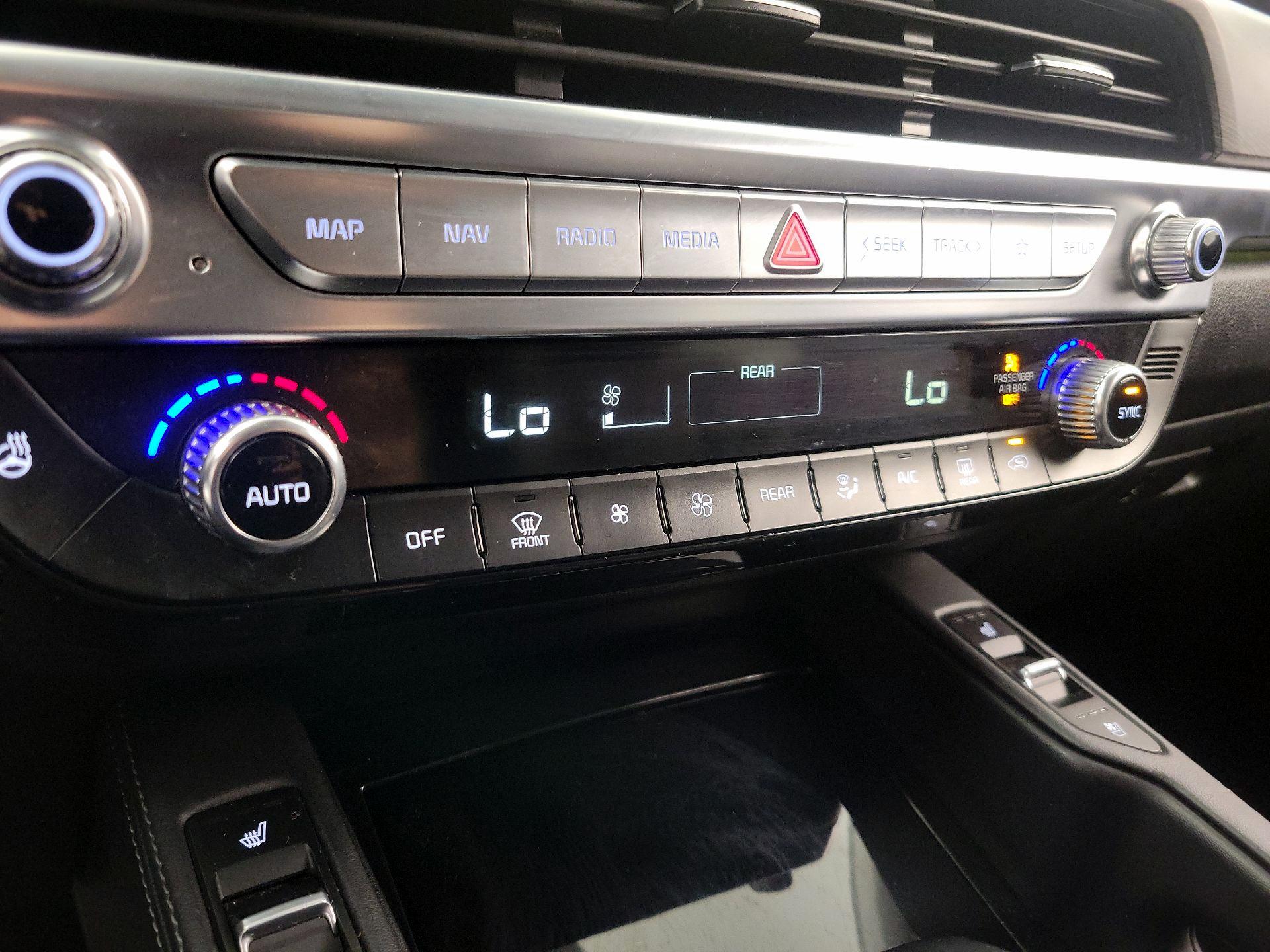 Thumbnail: 2021 Kia Telluride - 17