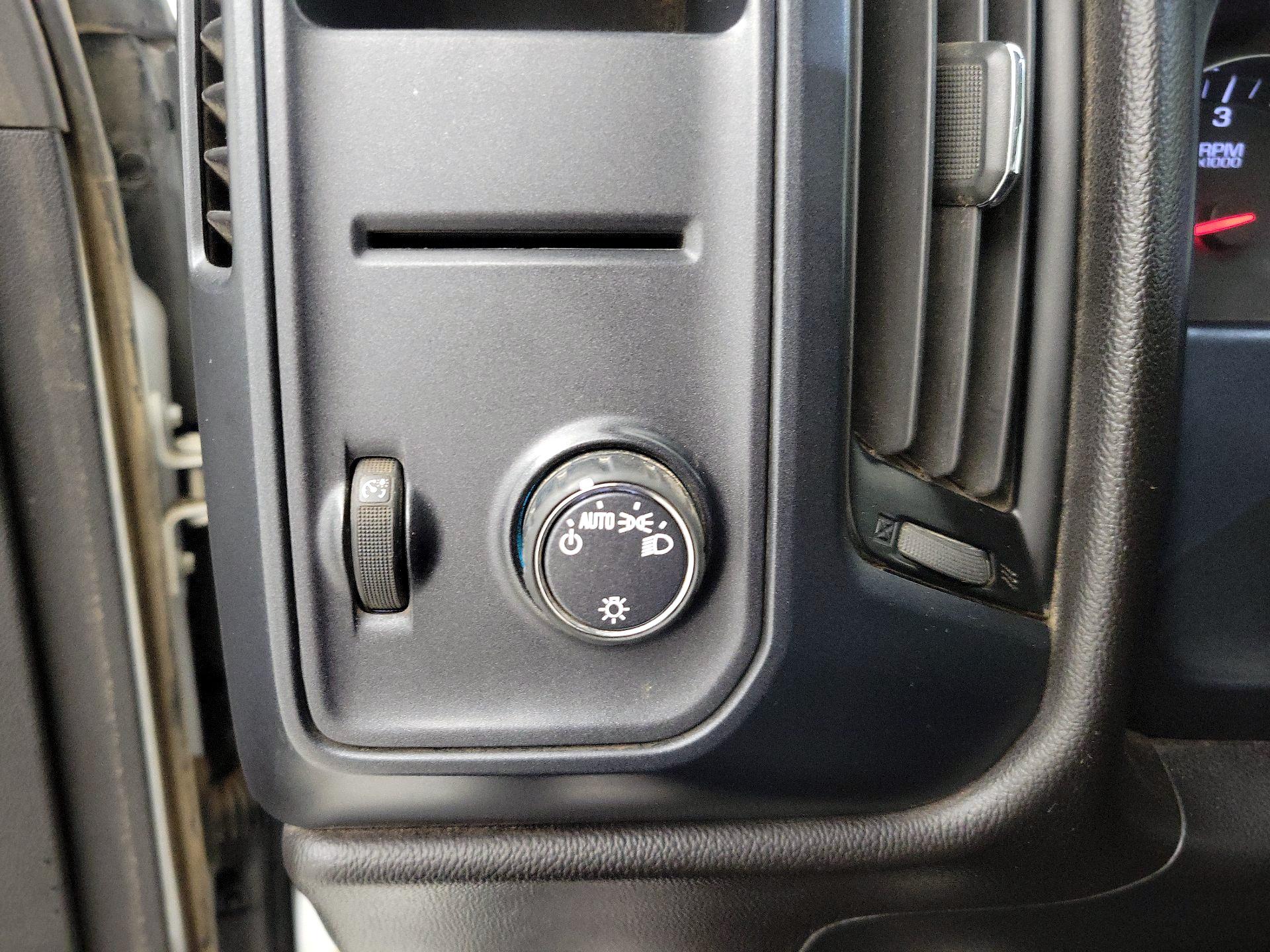 Thumbnail: 2019 Chevrolet Silverado 1500 - 13