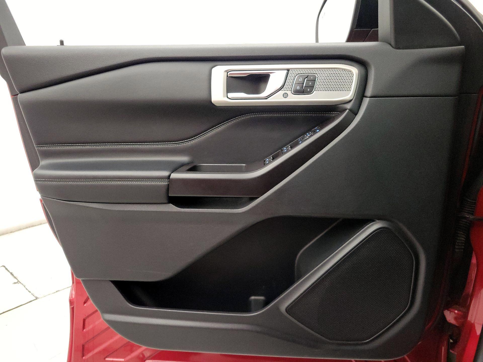 Thumbnail: 2020 Ford Explorer - 12