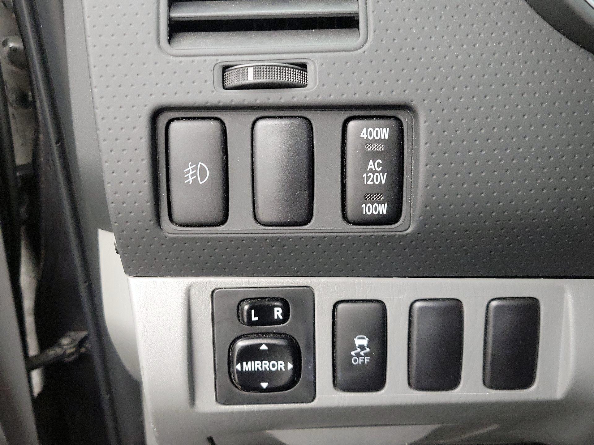 Thumbnail: 2015 Toyota Tacoma - 13