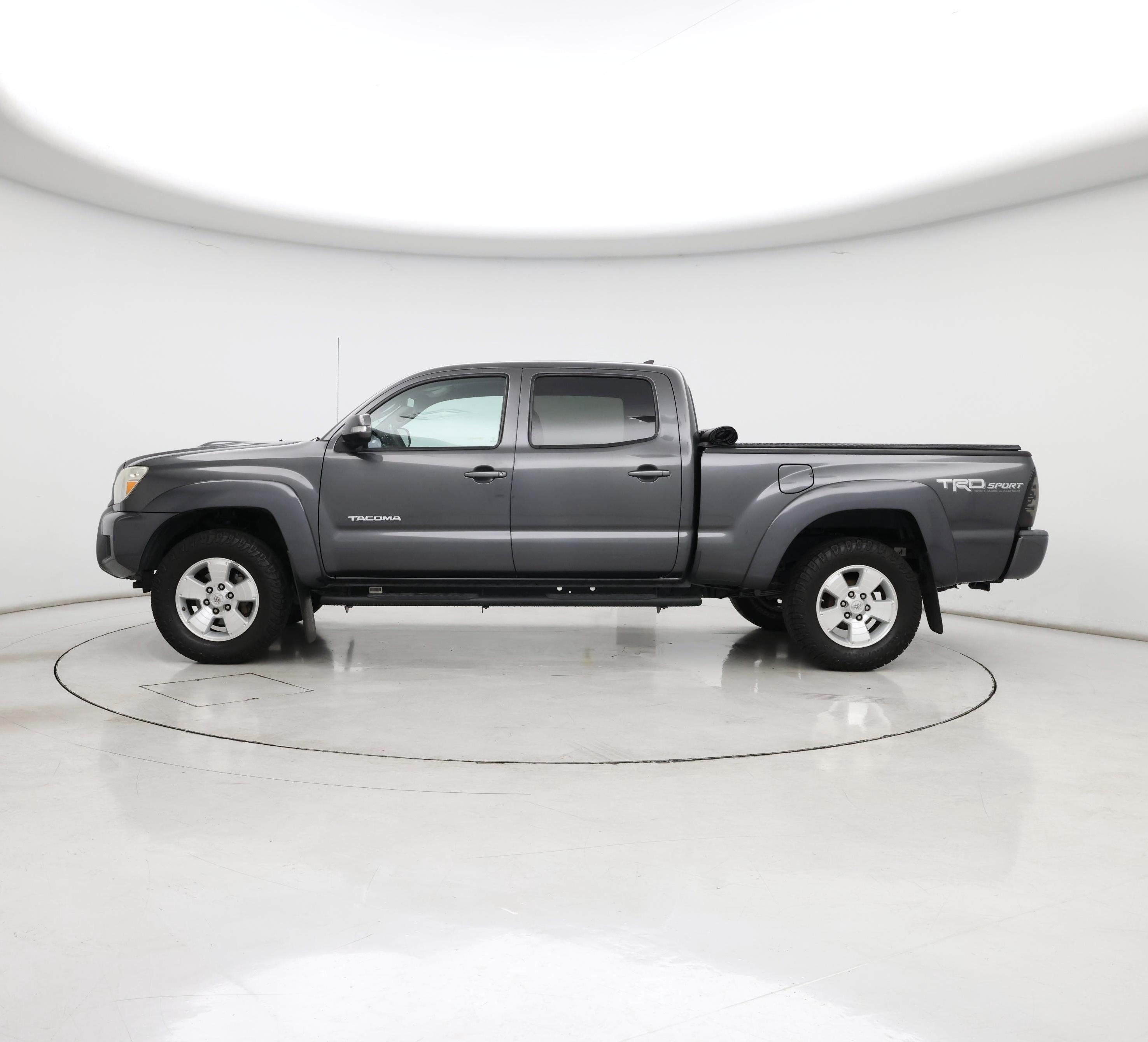 Thumbnail: 2015 Toyota Tacoma - 3