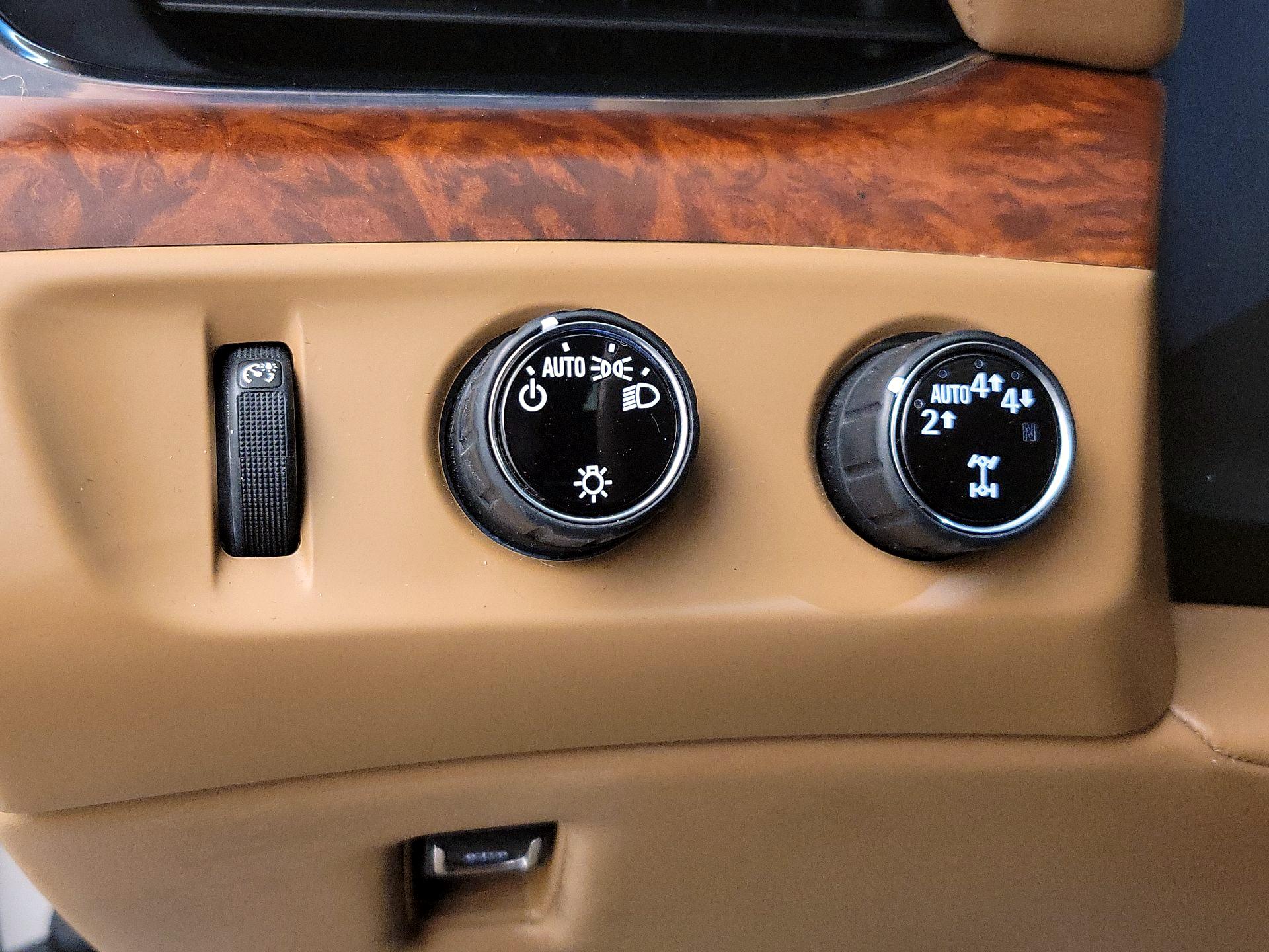 Thumbnail: 2017 Cadillac Escalade - 13