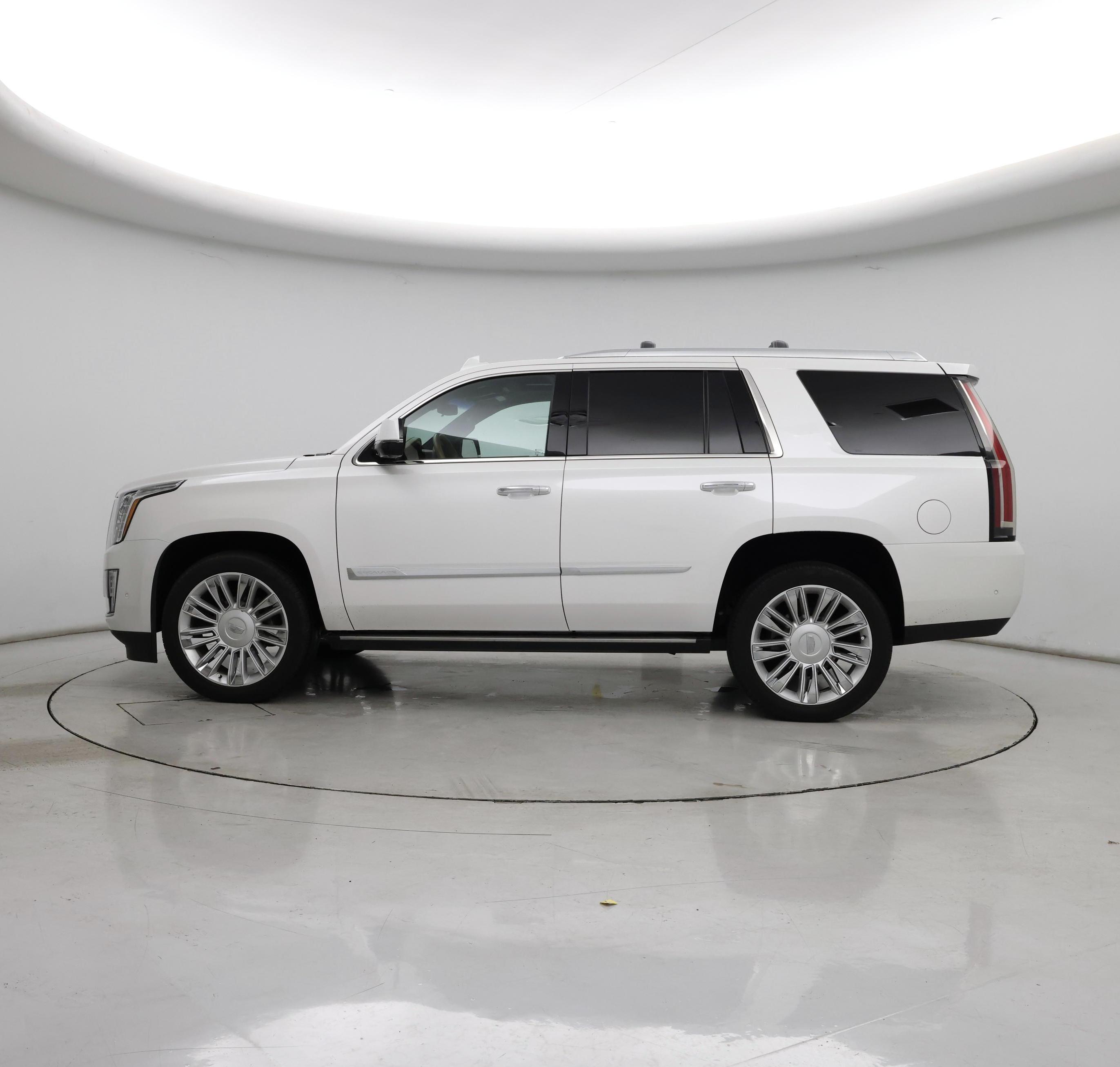 Thumbnail: 2017 Cadillac Escalade - 3