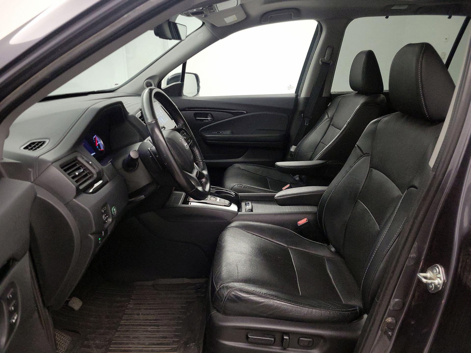 Thumbnail: 2019 Honda Pilot - 11