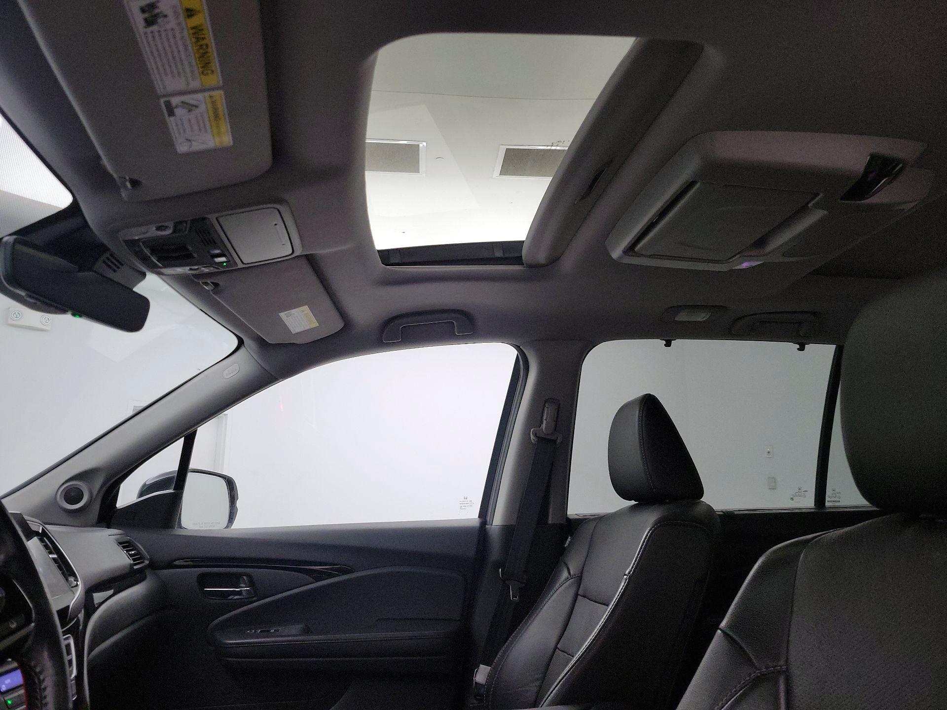 Thumbnail: 2019 Honda Pilot - 20