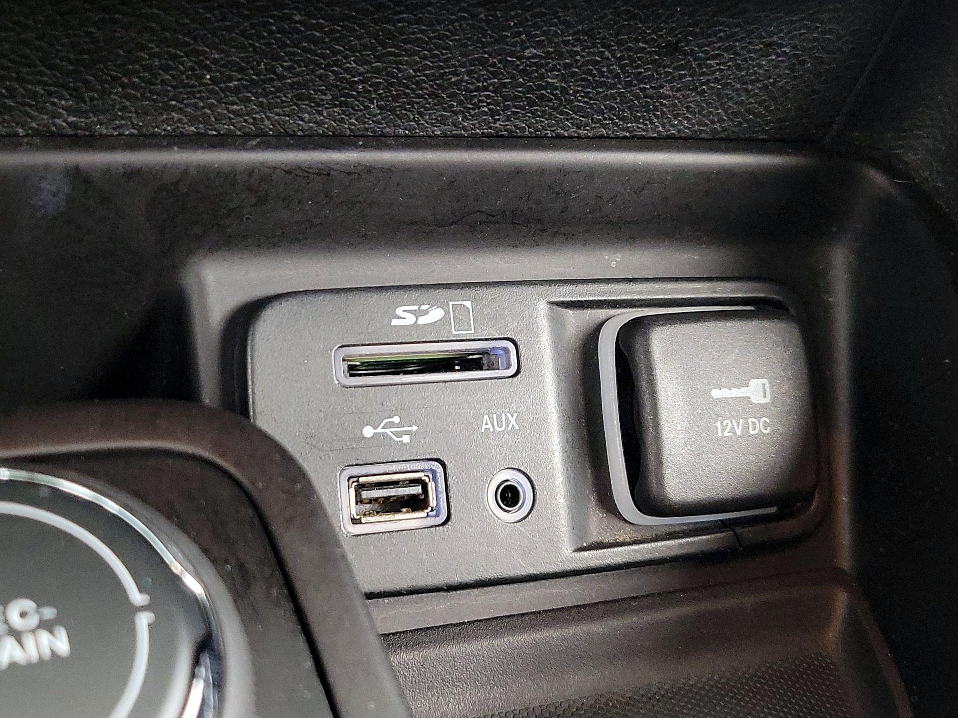 Thumbnail: 2016 Jeep Cherokee - 18