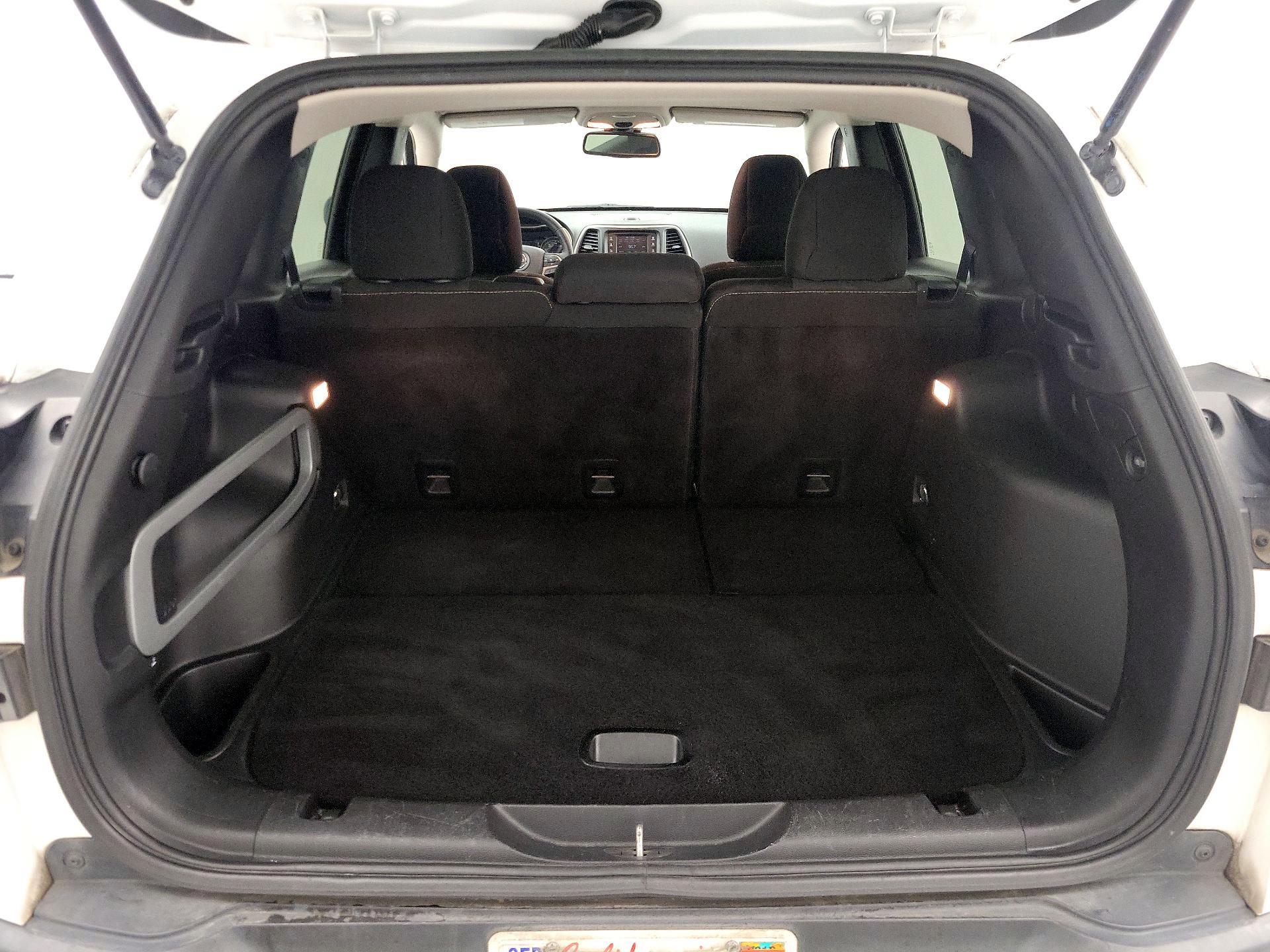 Thumbnail: 2016 Jeep Cherokee - 20