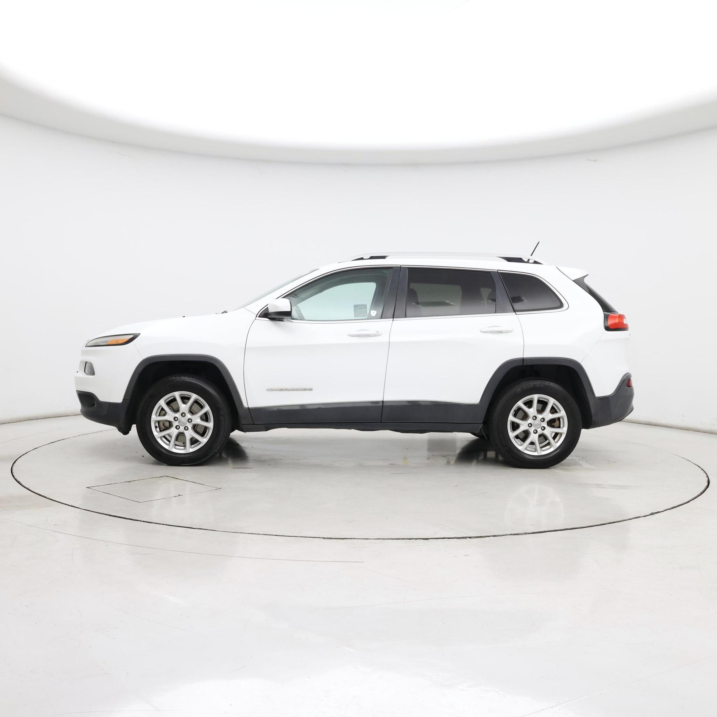 Thumbnail: 2016 Jeep Cherokee - 3