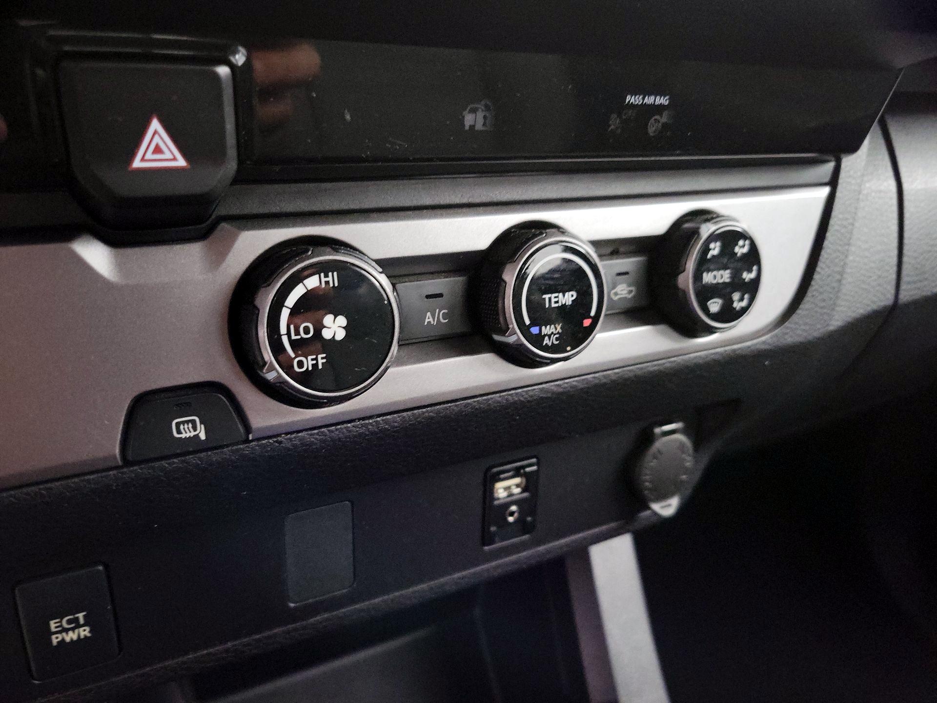 Thumbnail: 2018 Toyota Tacoma - 16