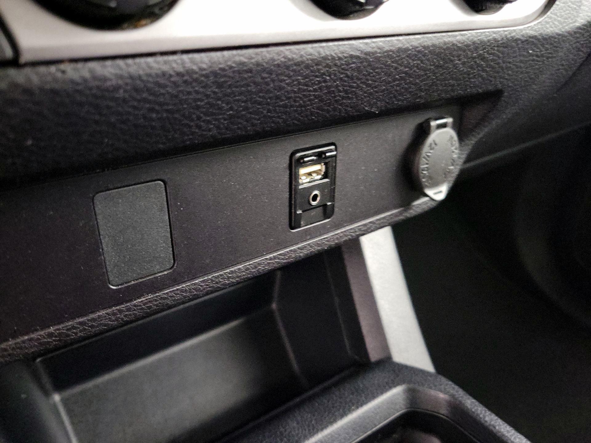 Thumbnail: 2018 Toyota Tacoma - 18