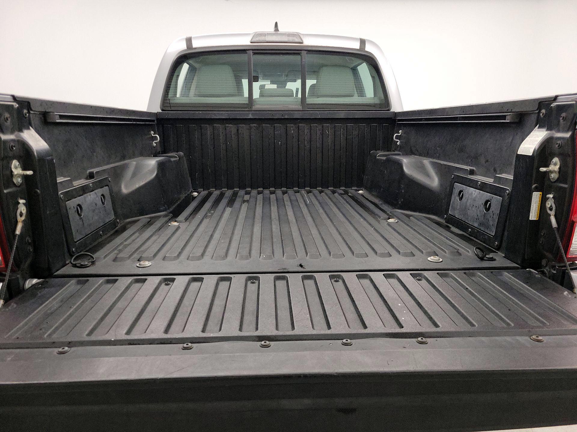 Thumbnail: 2018 Toyota Tacoma - 20