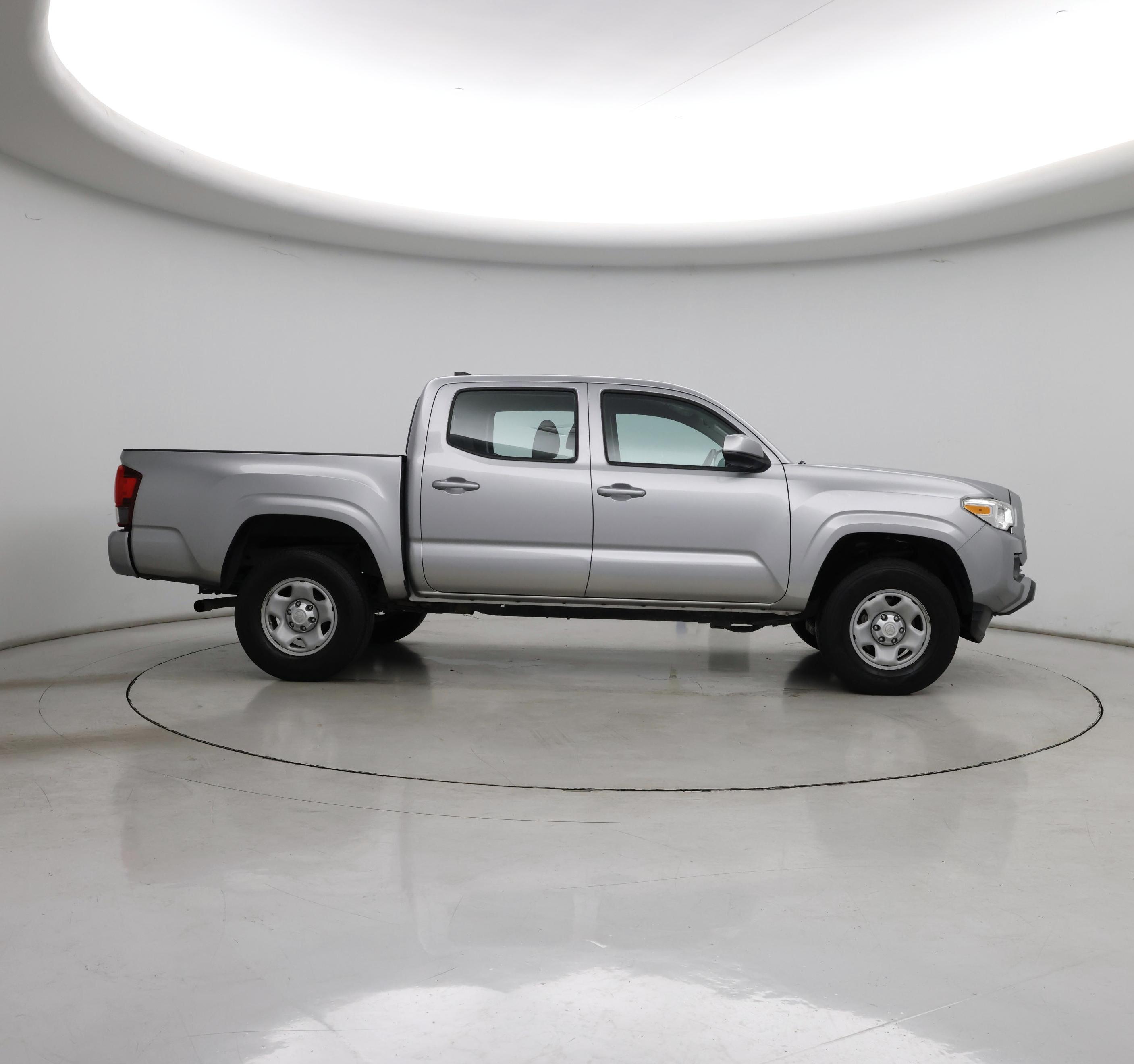 Thumbnail: 2018 Toyota Tacoma - 7