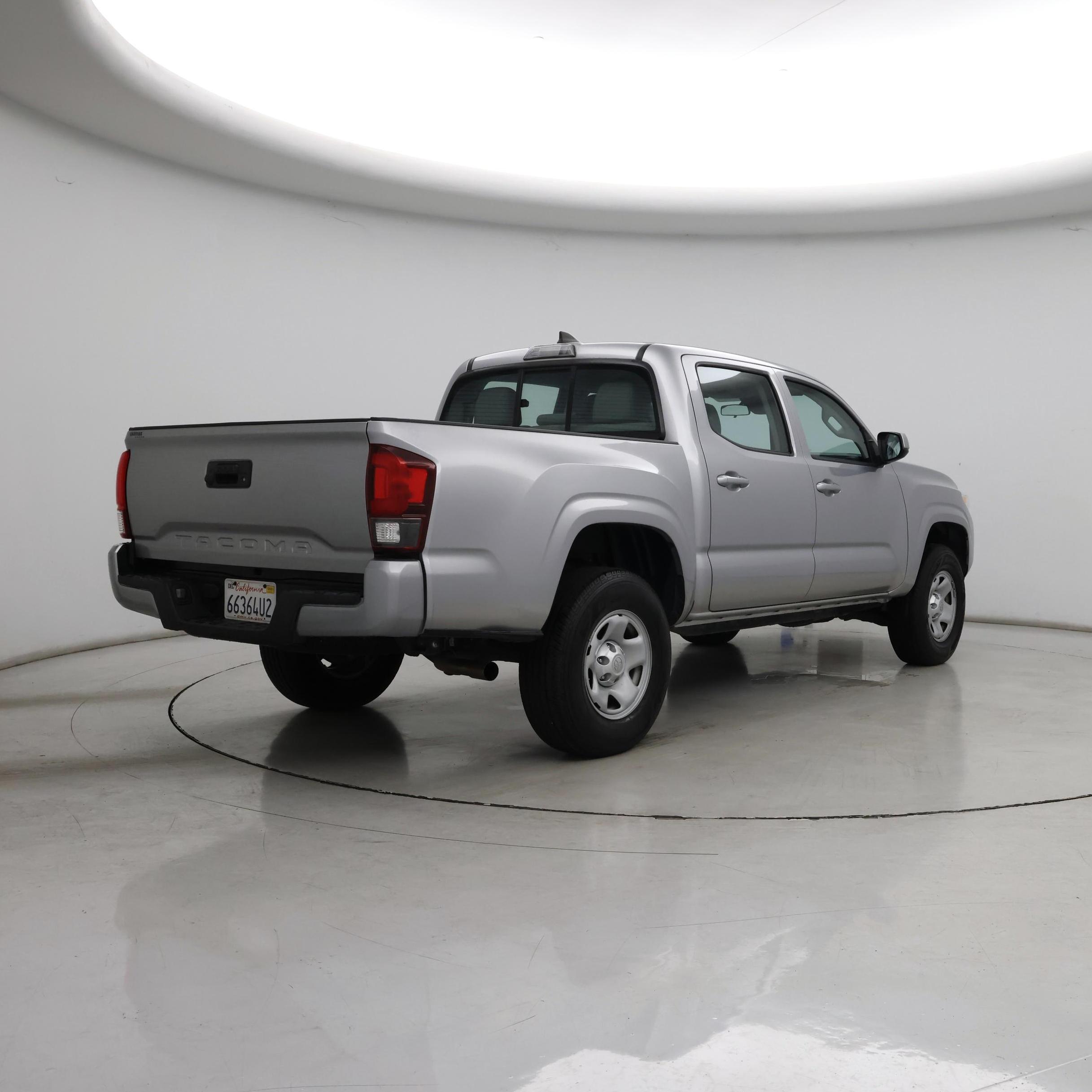 Thumbnail: 2018 Toyota Tacoma - 8