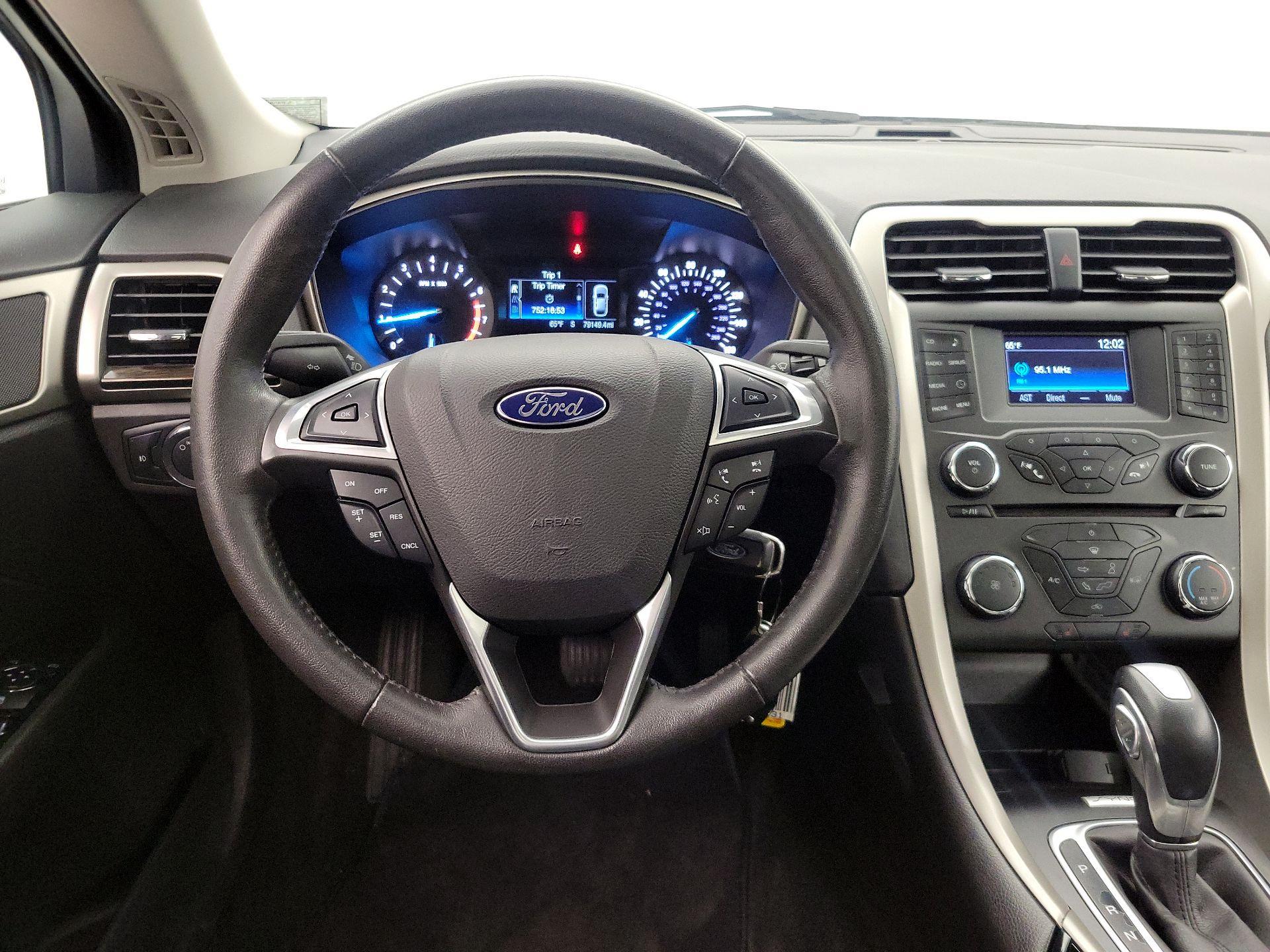 Thumbnail: 2016 Ford Fusion - 10