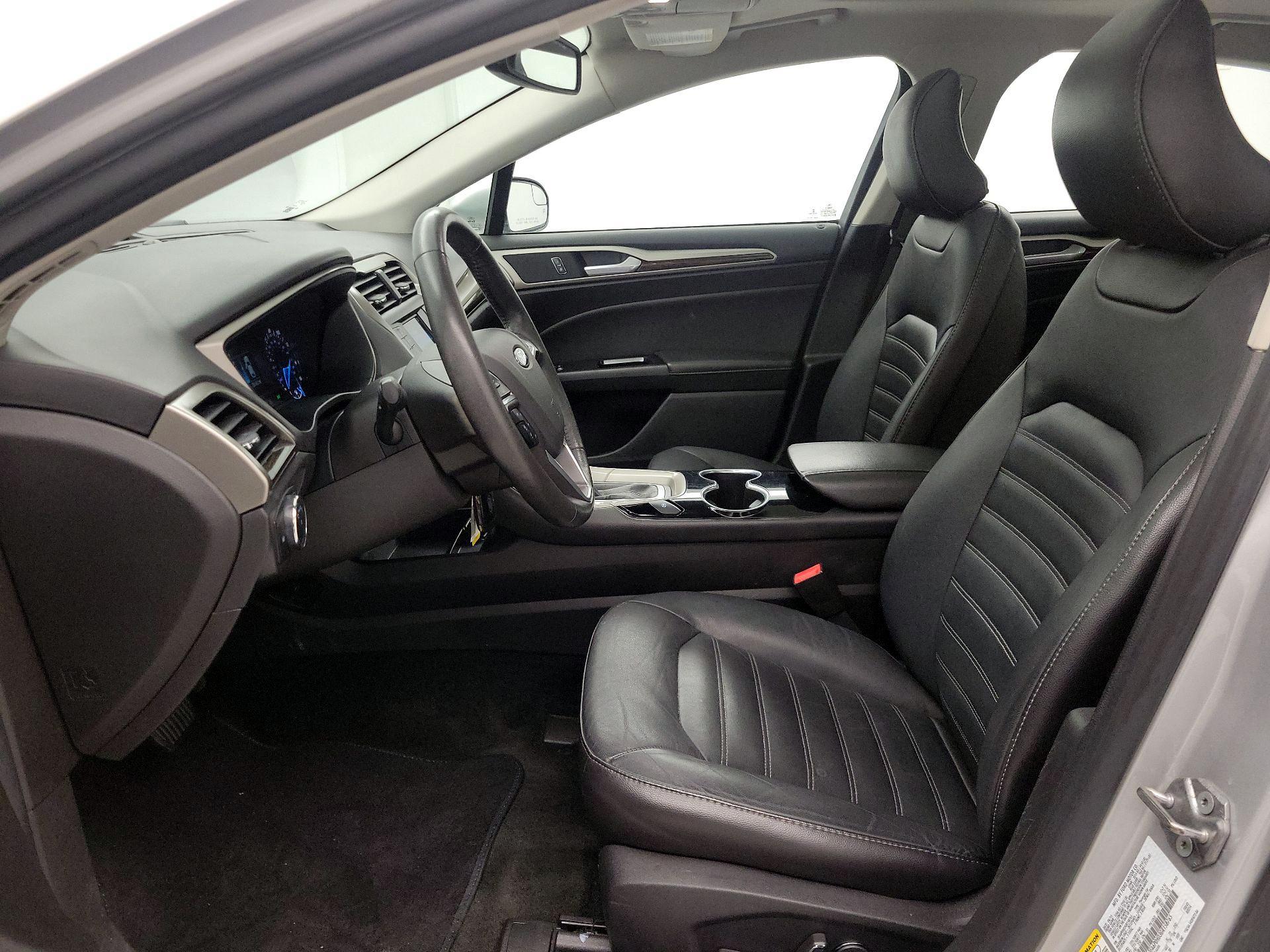 Thumbnail: 2016 Ford Fusion - 11