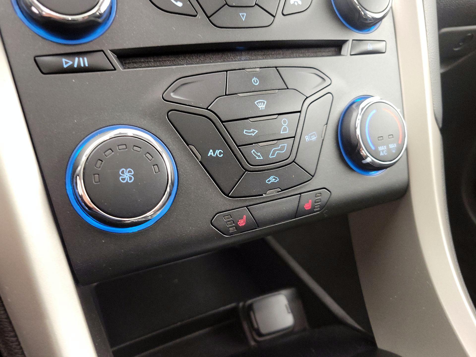 Thumbnail: 2016 Ford Fusion - 16