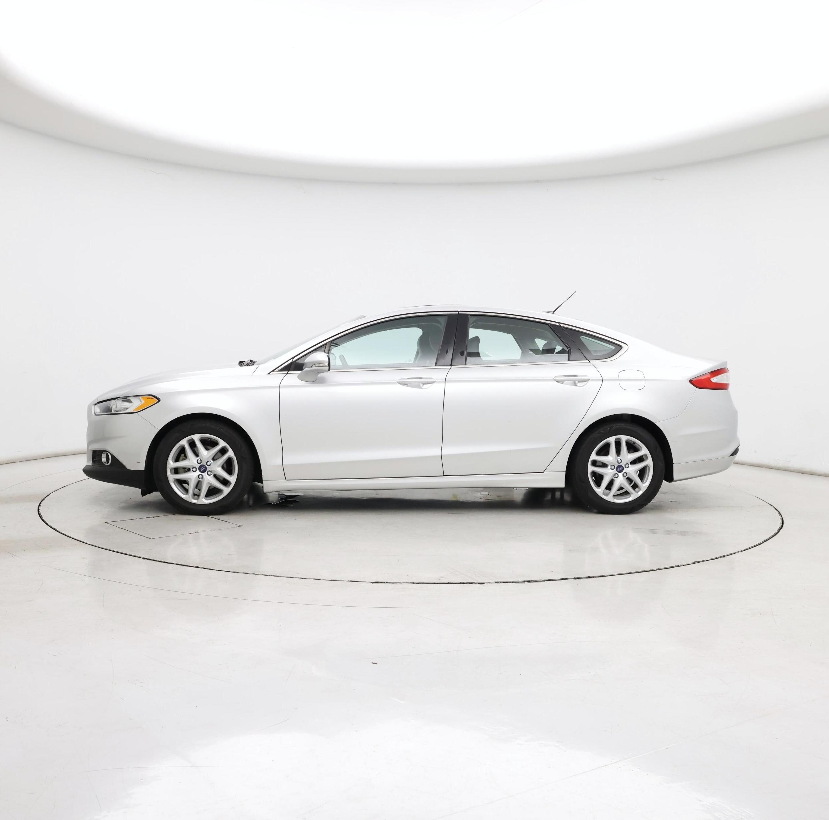 Thumbnail: 2016 Ford Fusion - 3