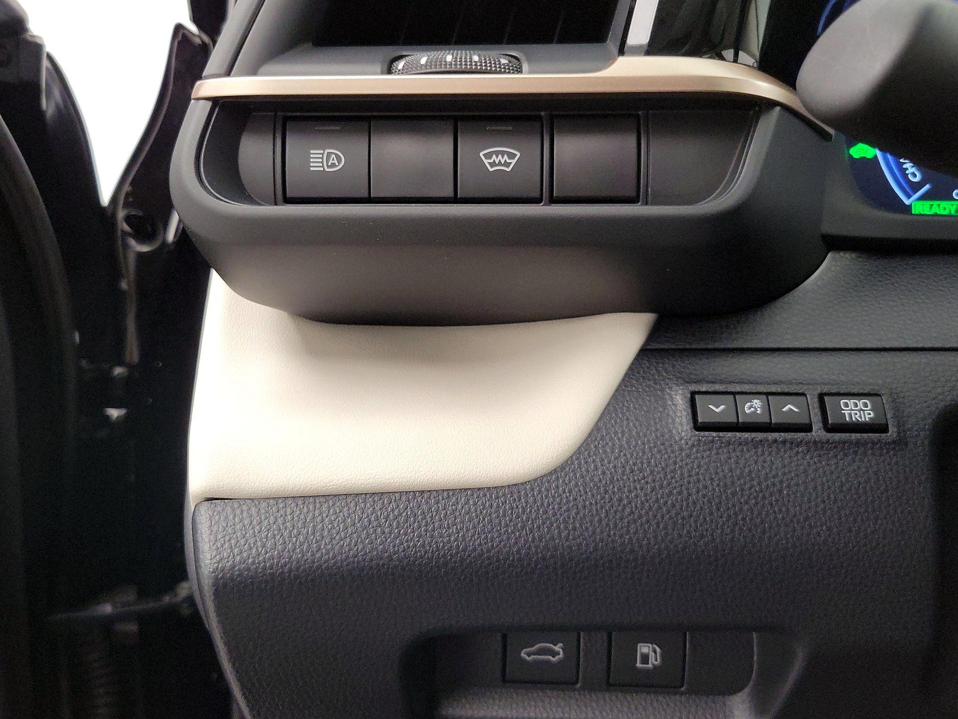 Thumbnail: 2025 Toyota Crown - 13