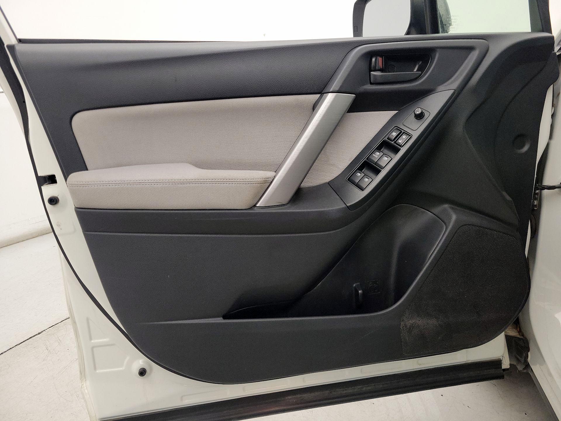 Thumbnail: 2015 Subaru Forester - 12