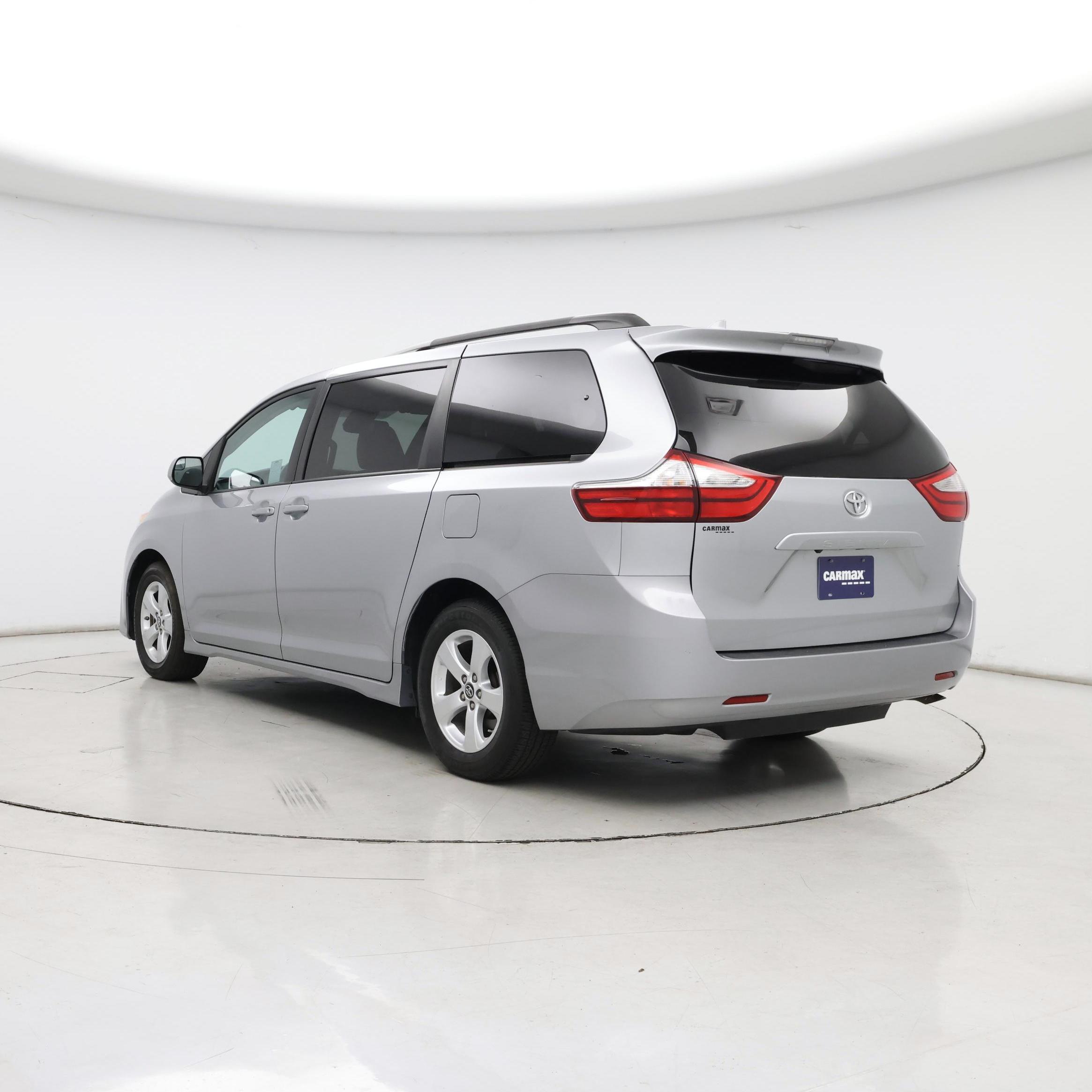 Thumbnail: 2018 Toyota Sienna - 2