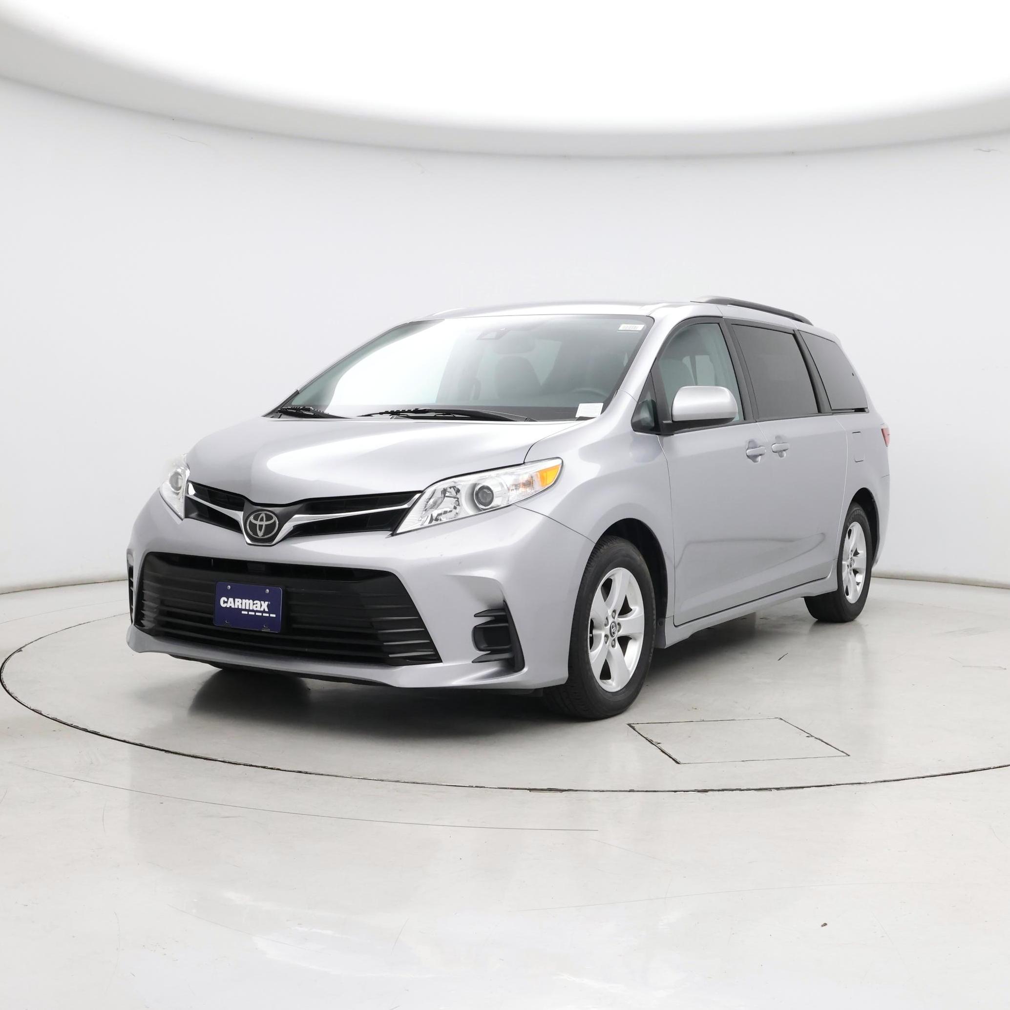 Thumbnail: 2018 Toyota Sienna - 4