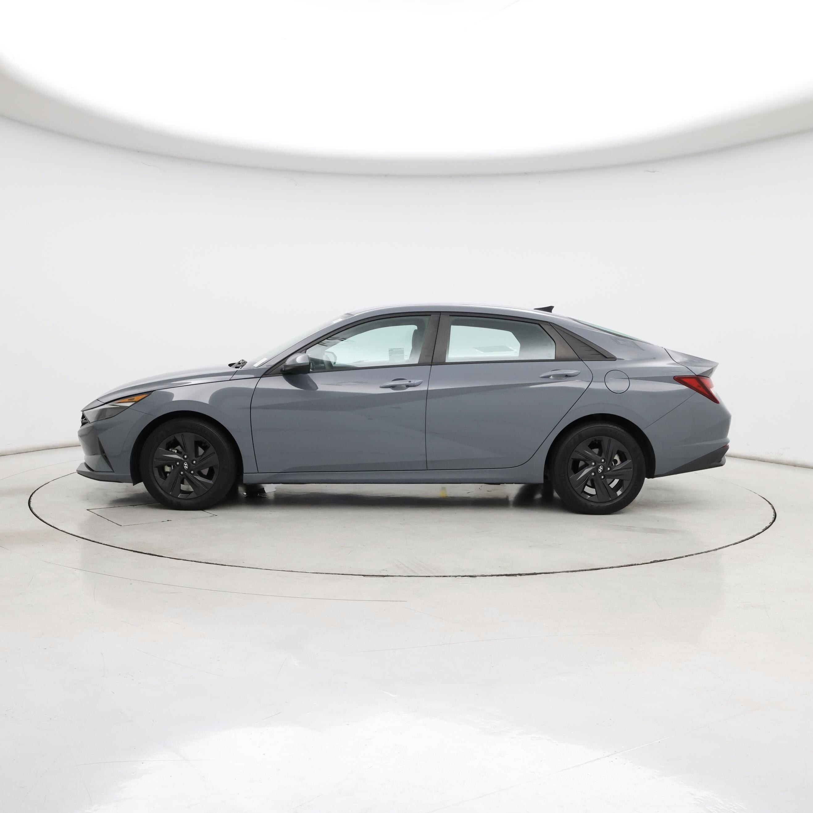 Thumbnail: 2021 Hyundai Elantra - 3