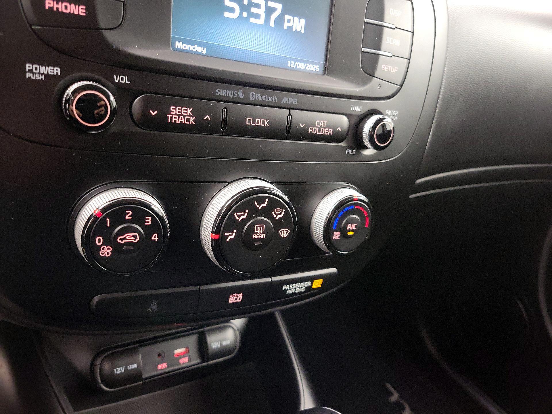 Thumbnail: 2016 Kia Soul - 16